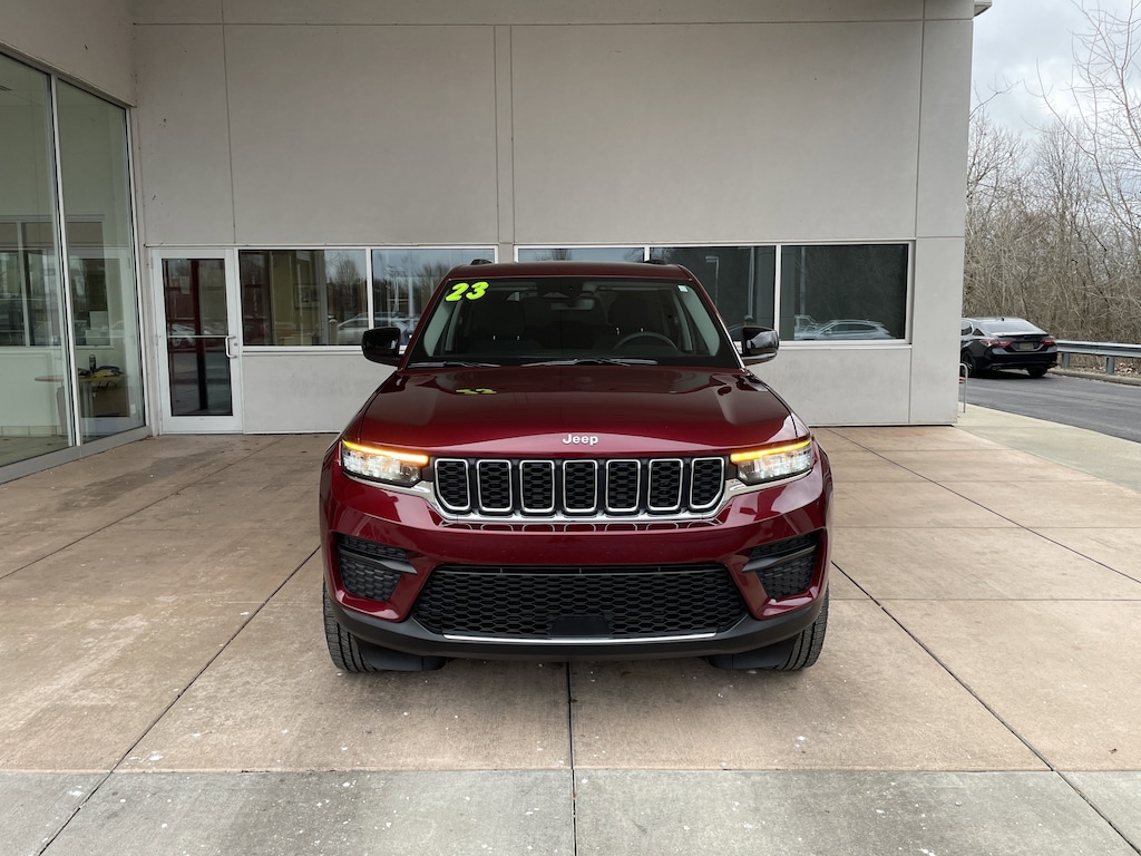 Used 2023 Jeep Grand Cherokee Laredo 4x4 SUV