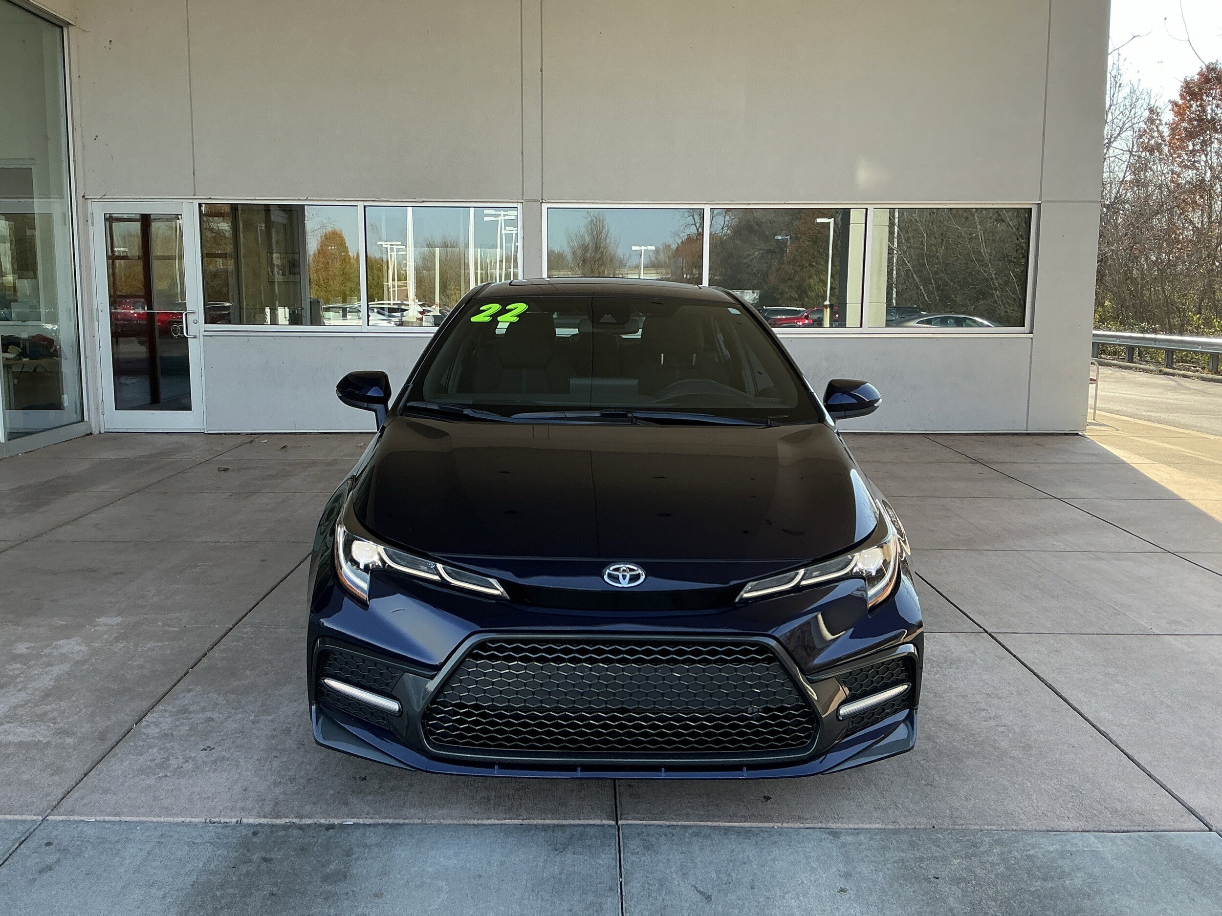 2022 Toyota Corolla SE photo 2