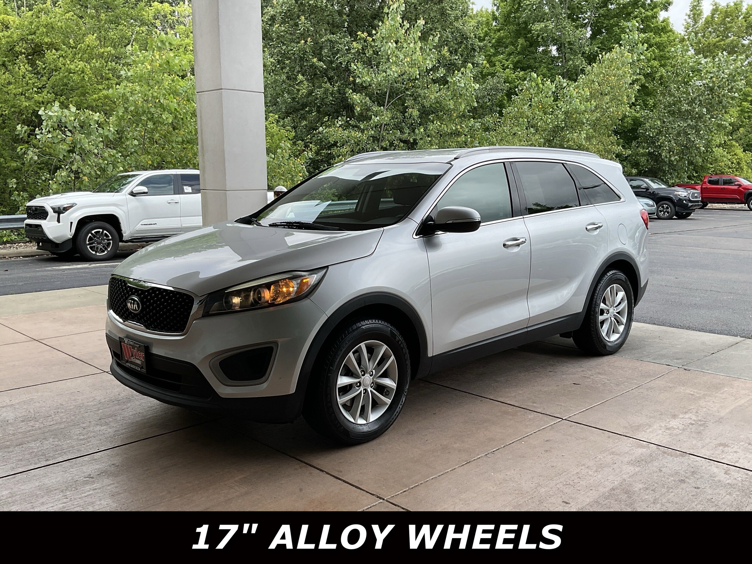2018 Kia Sorento LX photo 2