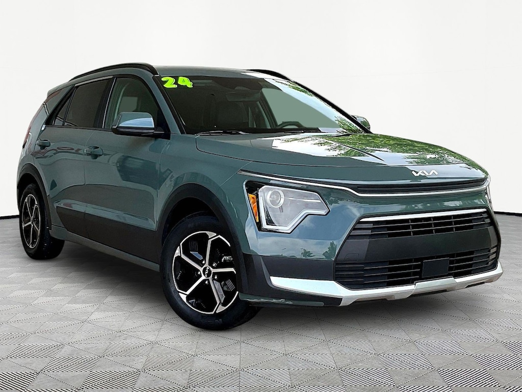 Used 2024 Kia Niro EX FWD SUV