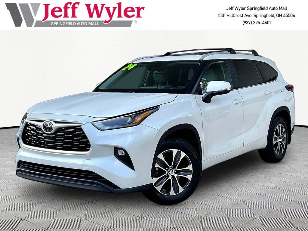 Used 2024 Toyota Highlander LE AWD SUV