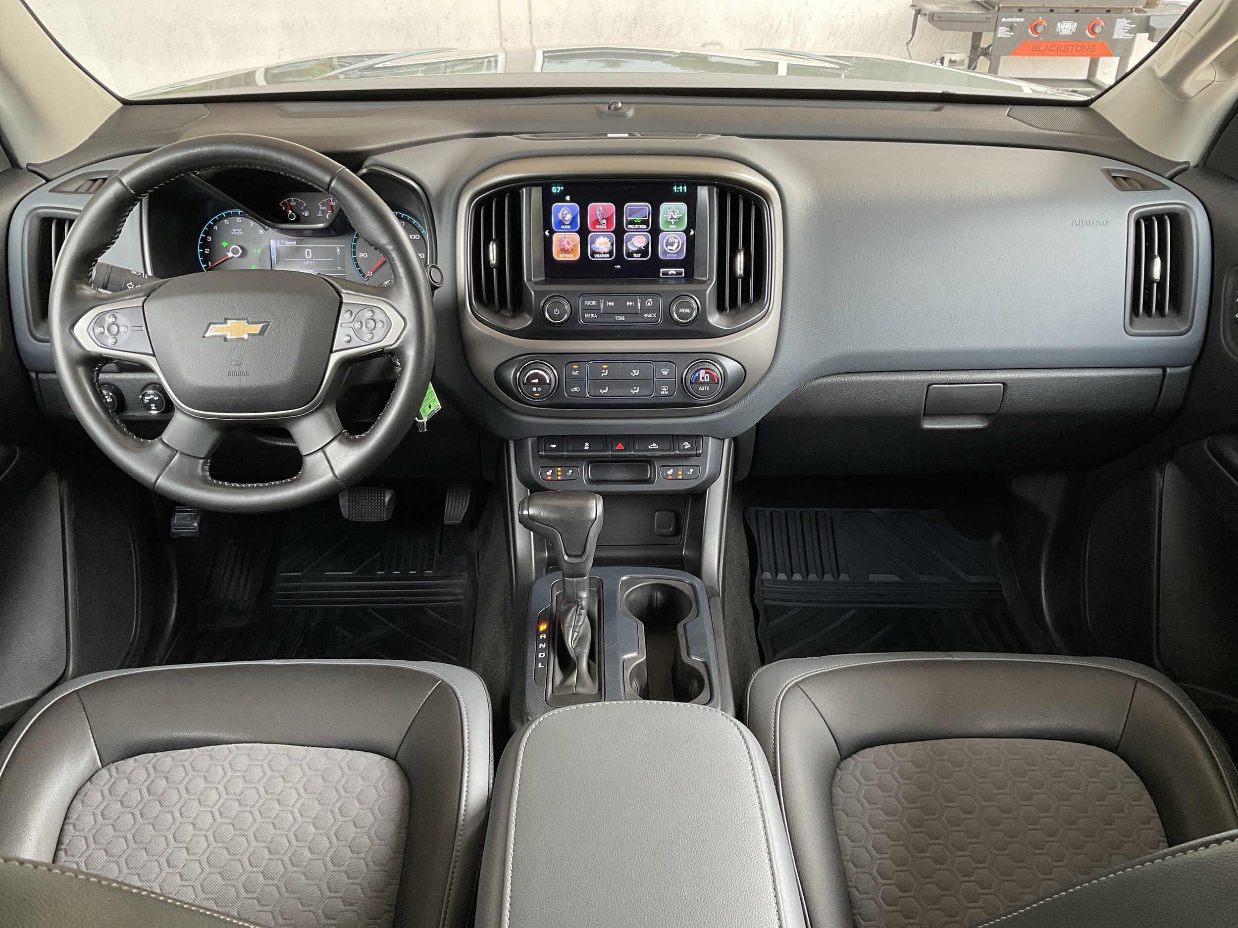 2017 Chevrolet Colorado Z71 photo 3