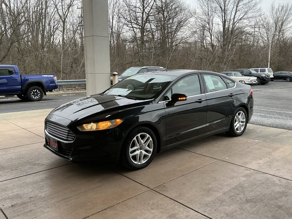 Used 2015 Ford Fusion 4dr Sdn SE FWD Sedan