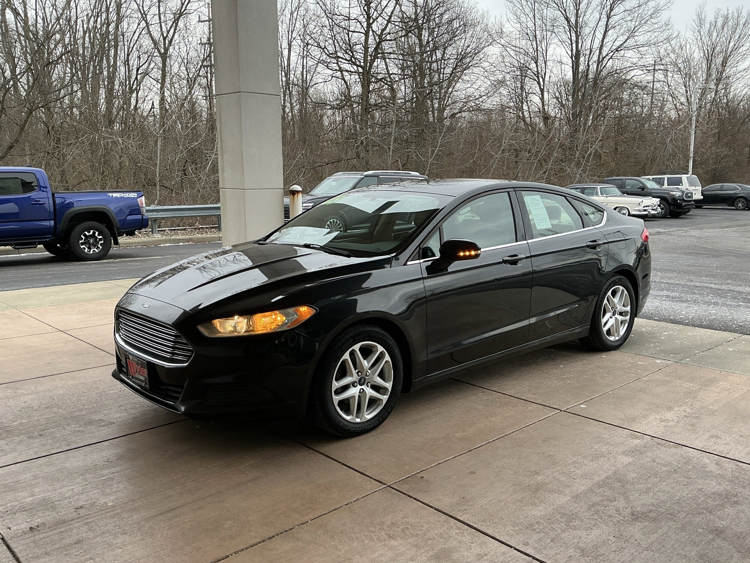 2015 Ford Fusion SE photo 3