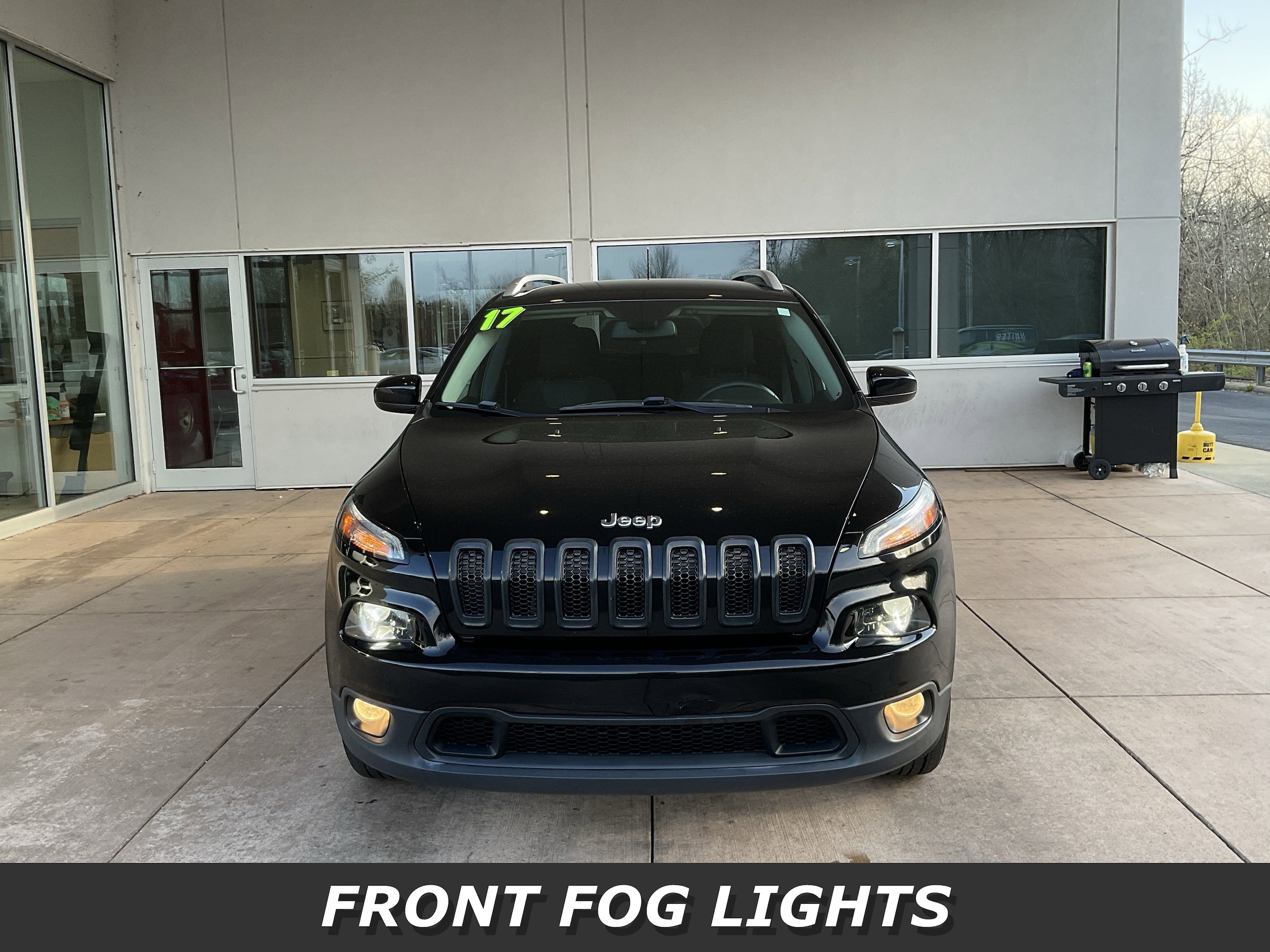 Used 2017 Jeep Cherokee Latitude with VIN 1C4PJMCS3HW589084 for sale in Springfield, OH