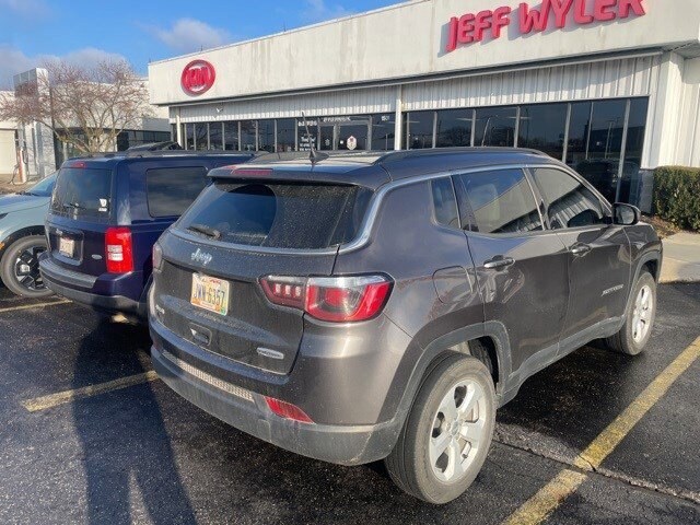 2020 Jeep Compass Latitude photo 2