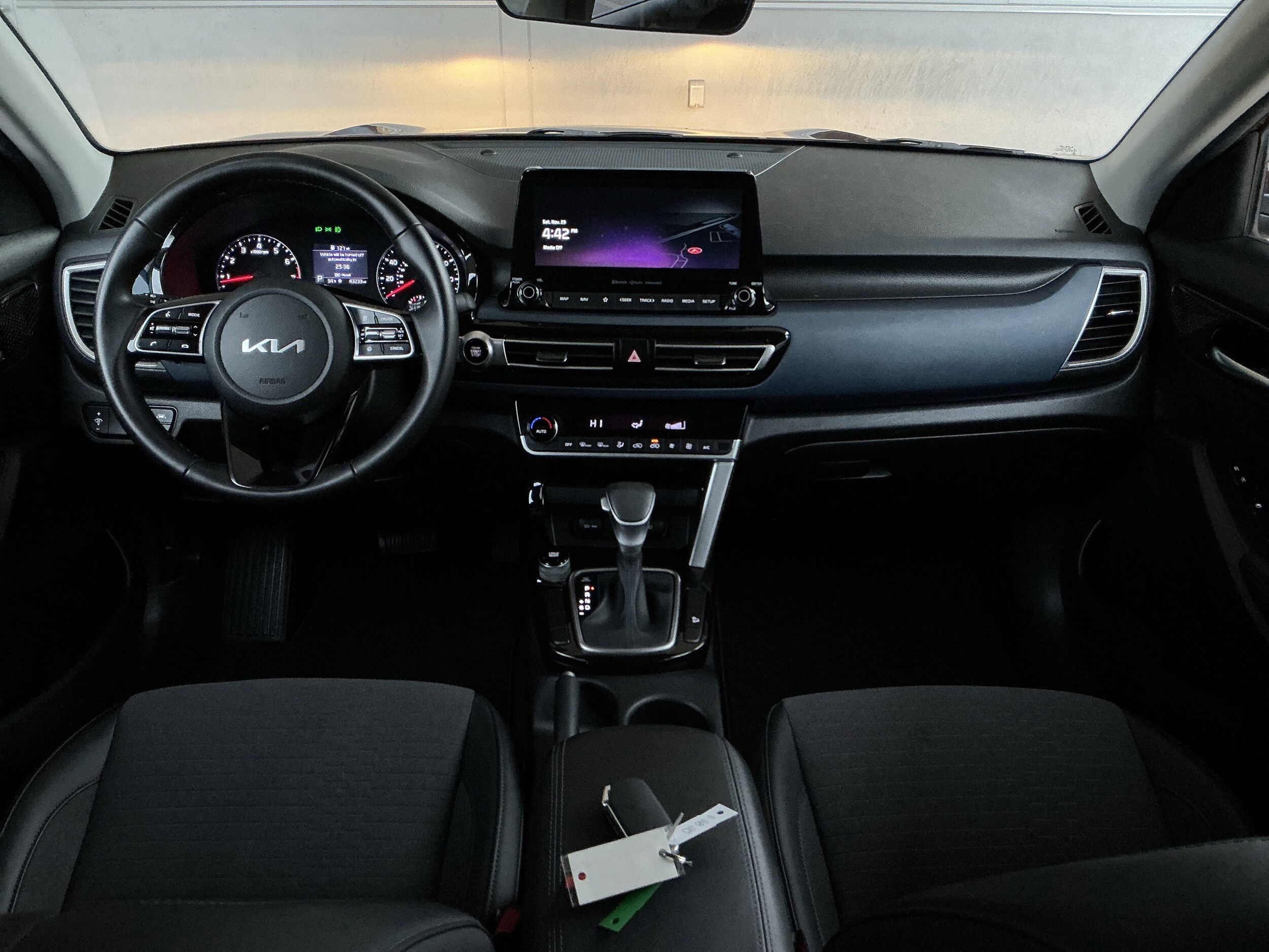 2023 Kia Seltos S photo 2