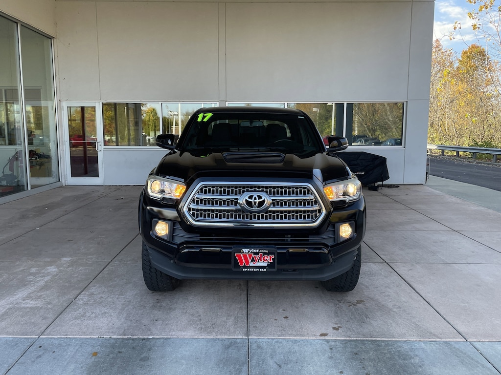 Used 2017 Toyota Tacoma  Truck Double Cab