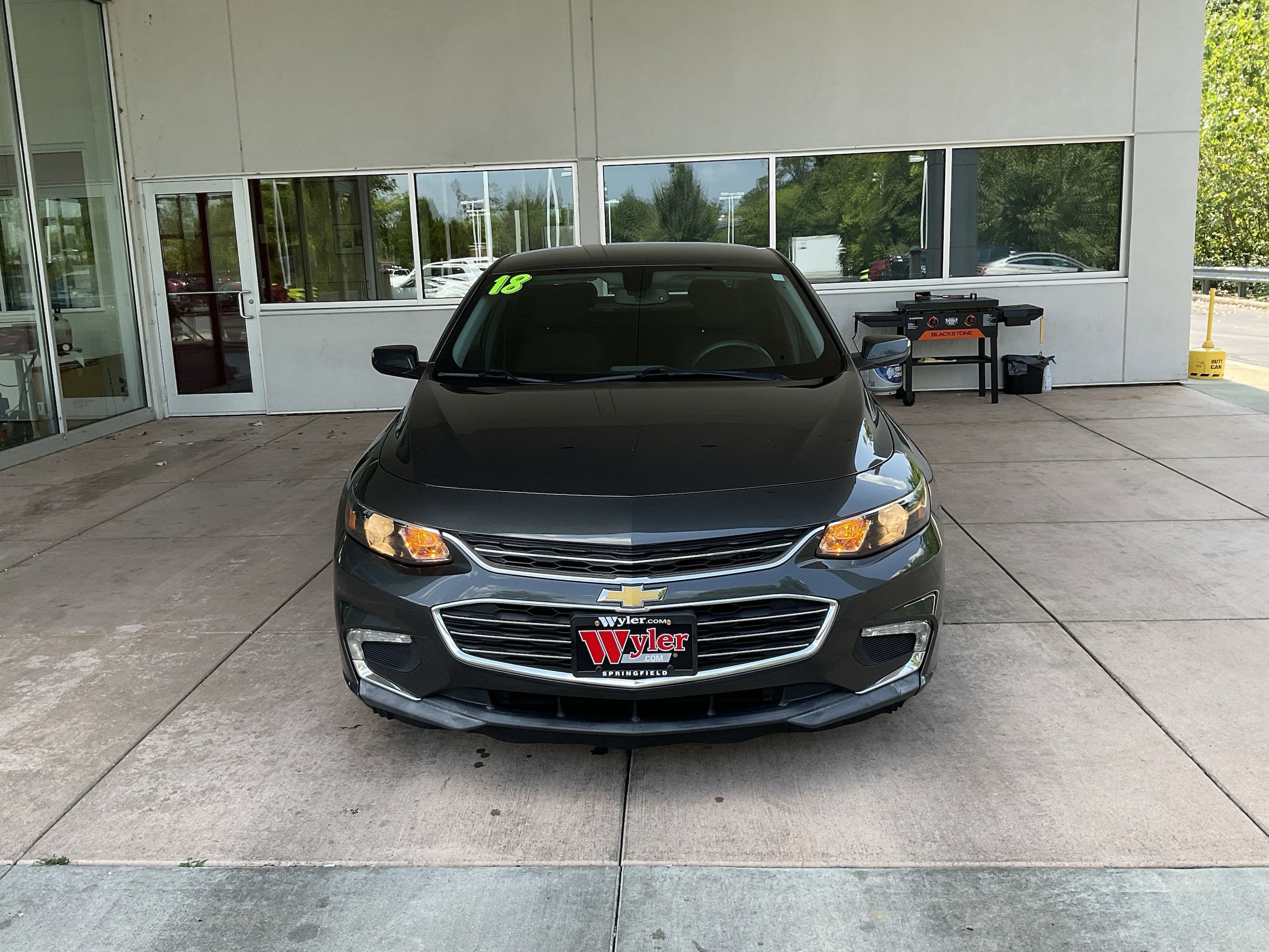 Used 2018 Chevrolet Malibu 1LT with VIN 1G1ZD5ST4JF211287 for sale in Springfield, OH