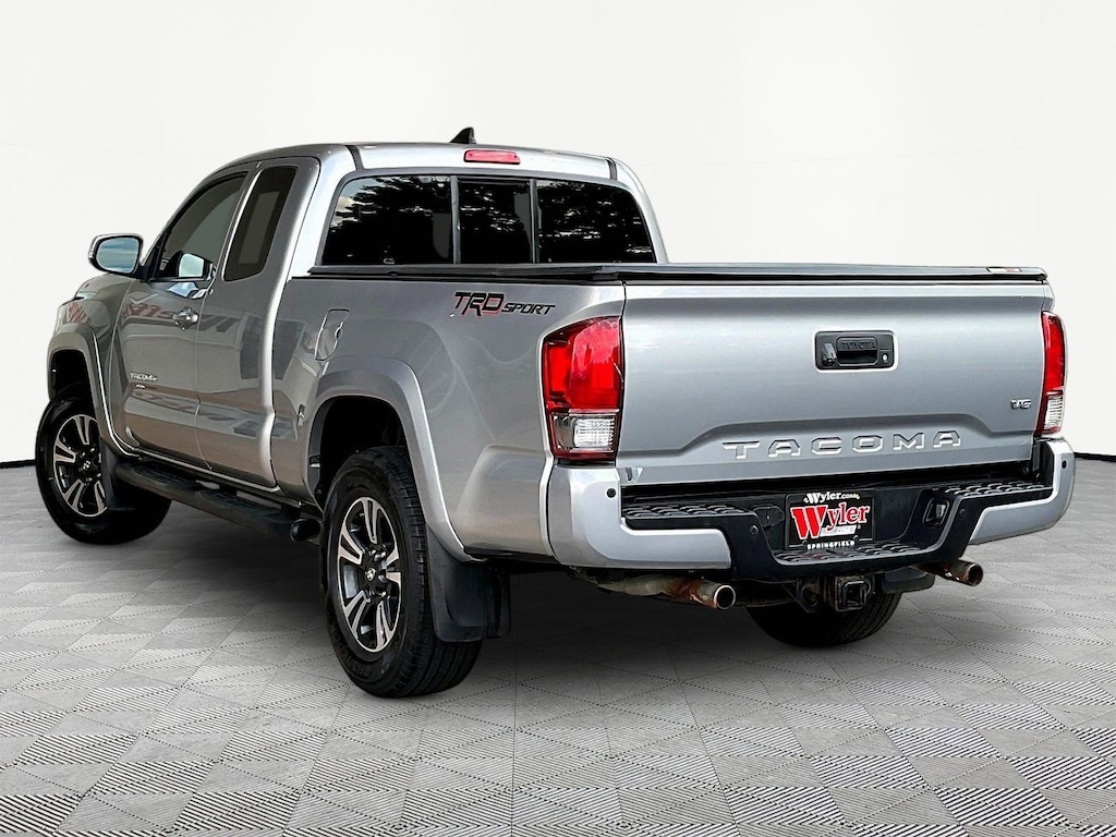 Used 2017 Toyota Tacoma SR5 Access Cab 6 Bed V6 4x2 AT Truck Access Cab
