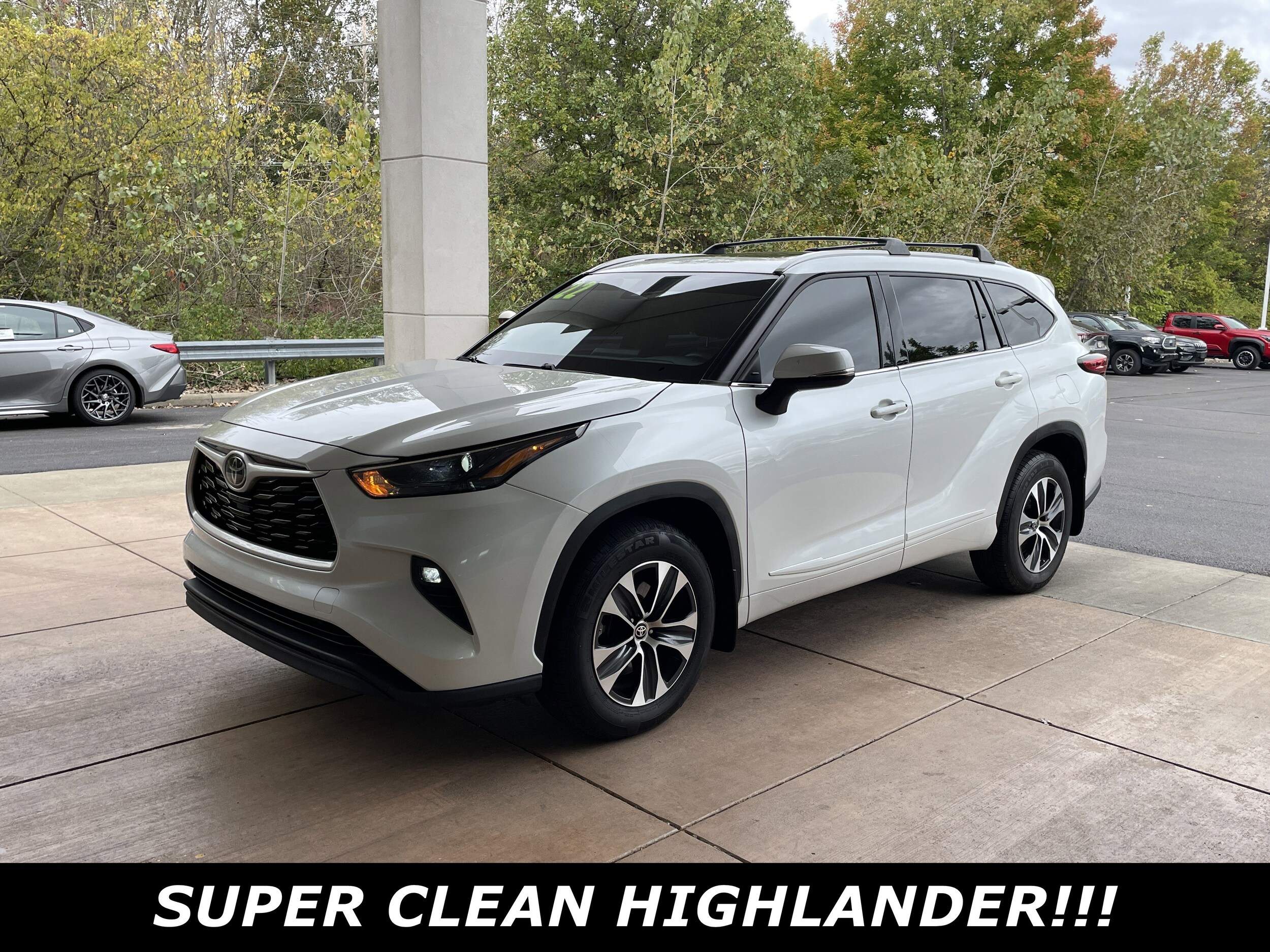 2022 Toyota Highlander XLE photo 3