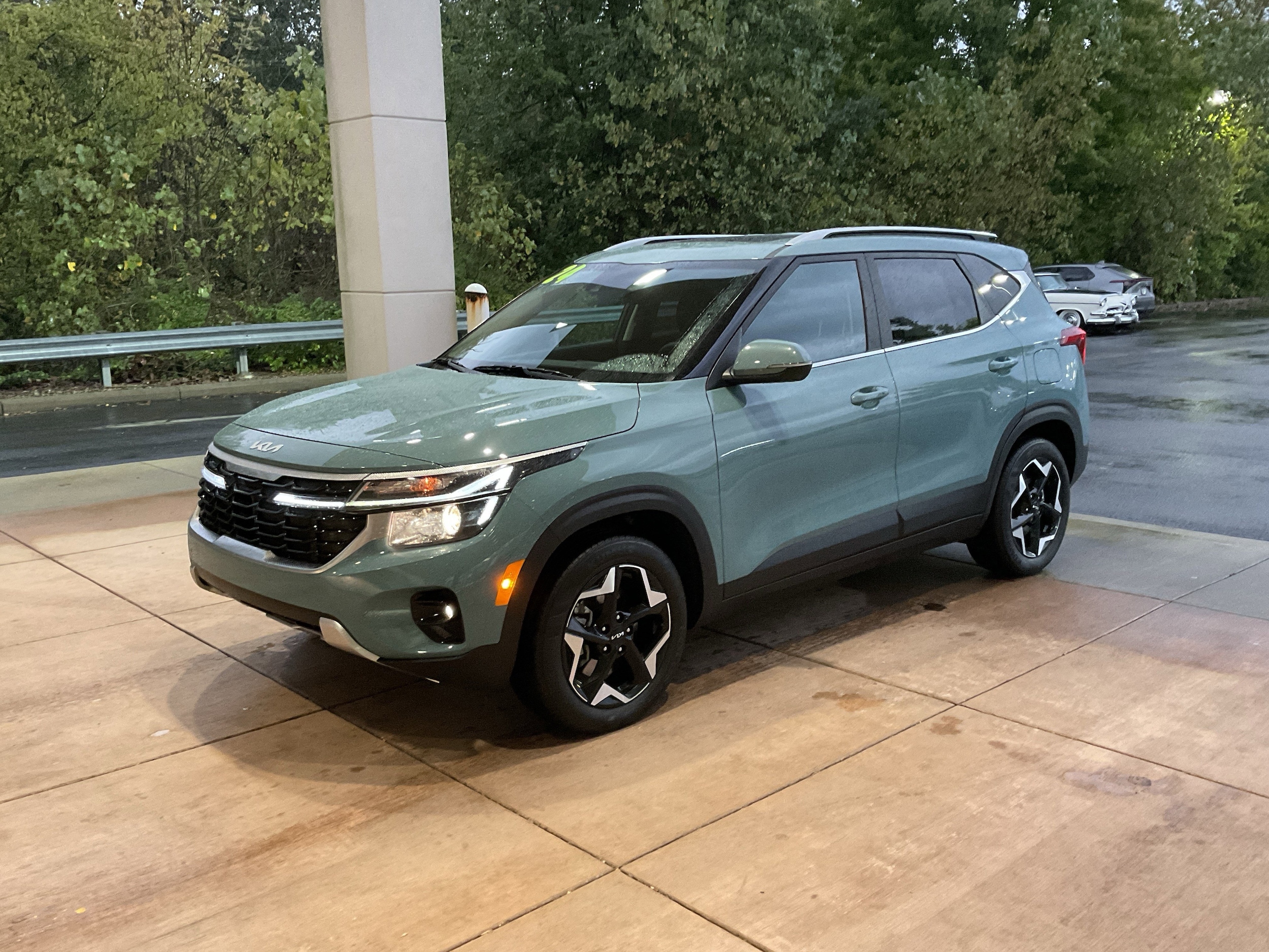 2024 Kia Seltos EX photo 3