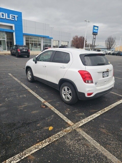 2020 Chevrolet Trax LS photo 2