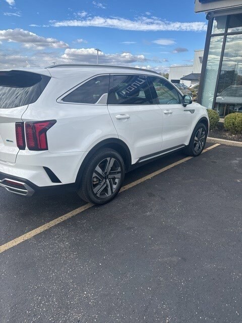 2022 Kia Sorento Hybrid EX photo 2