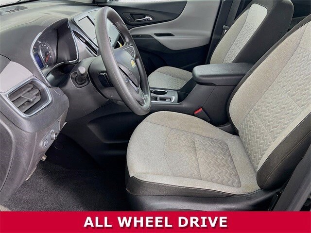 2023 Chevrolet Equinox LS photo 3
