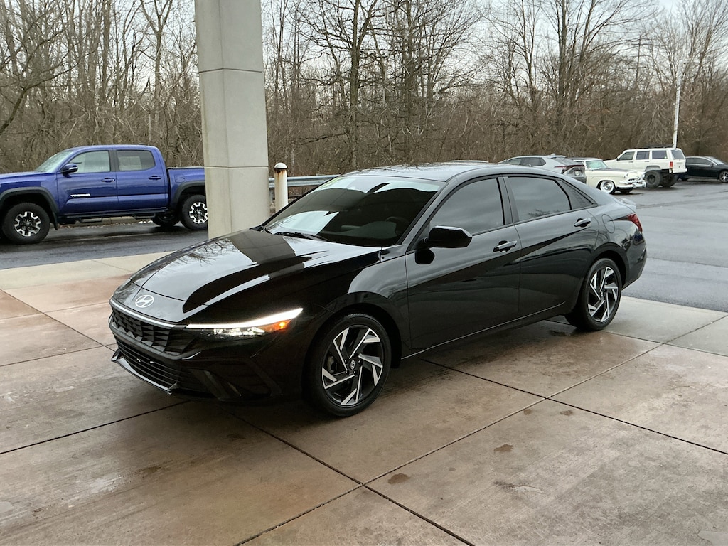 Used 2025 Hyundai Elantra SEL Sport IVT Sedan