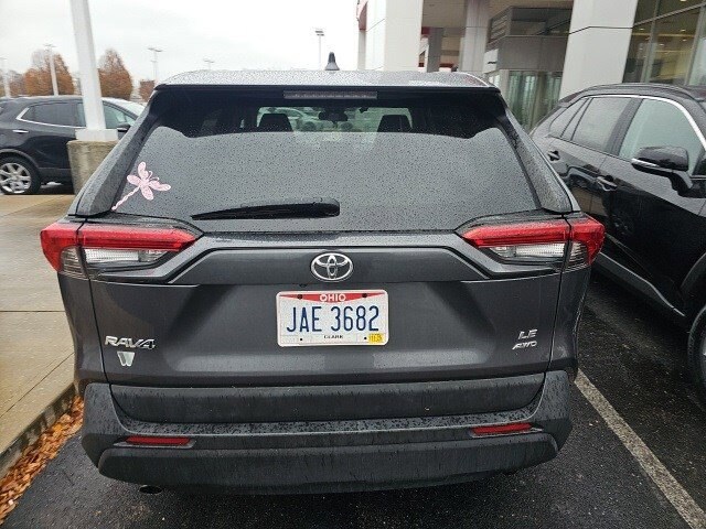 2022 Toyota RAV4 LE photo 3