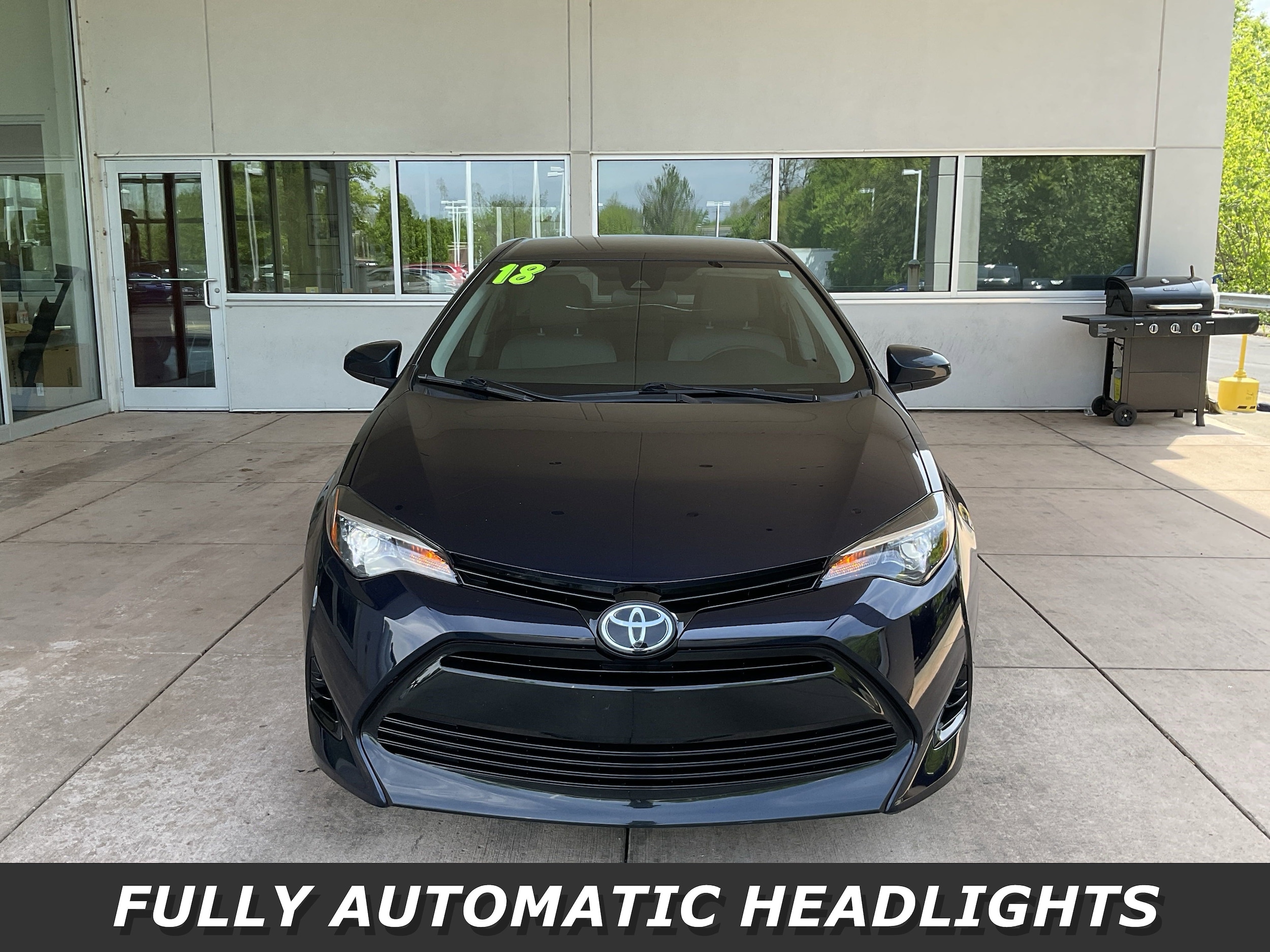 Used 2018 Toyota Corolla LE with VIN 2T1BURHE7JC090188 for sale in Springfield, OH