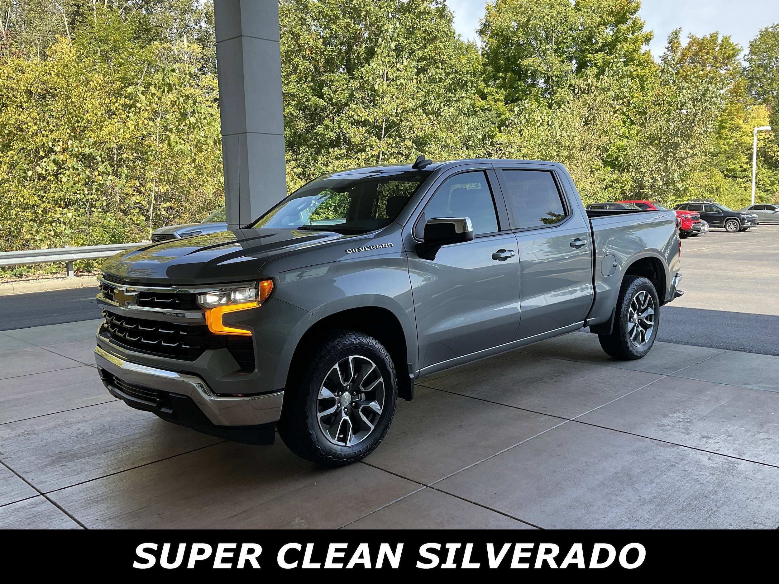 2023 Chevrolet Silverado 1500 LT photo 2
