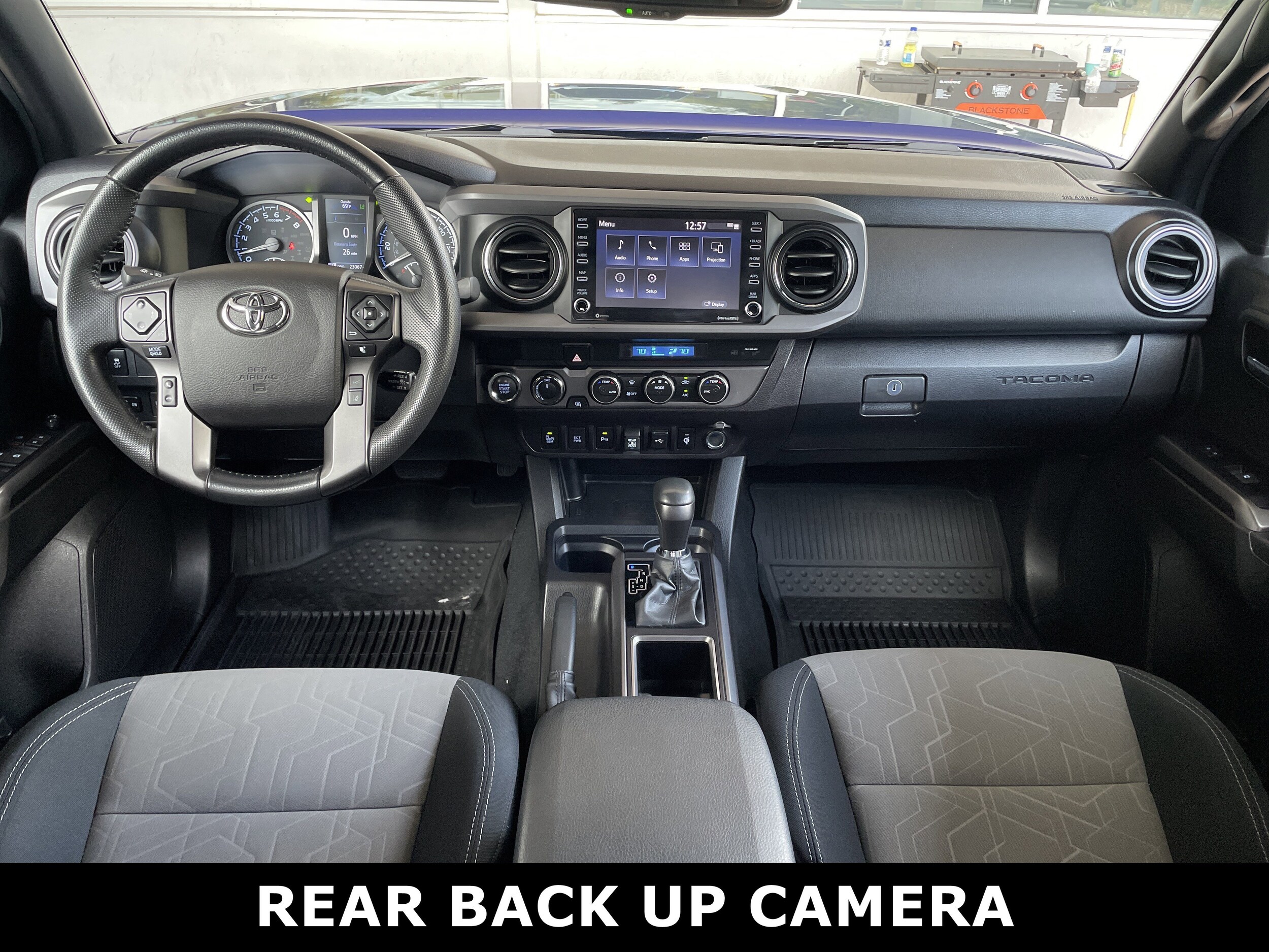 2022 Toyota Tacoma TRD Off-Road photo 2