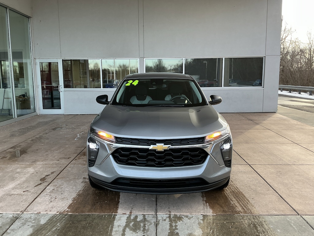 Used 2024 Chevrolet Trax FWD 4dr LS SUV