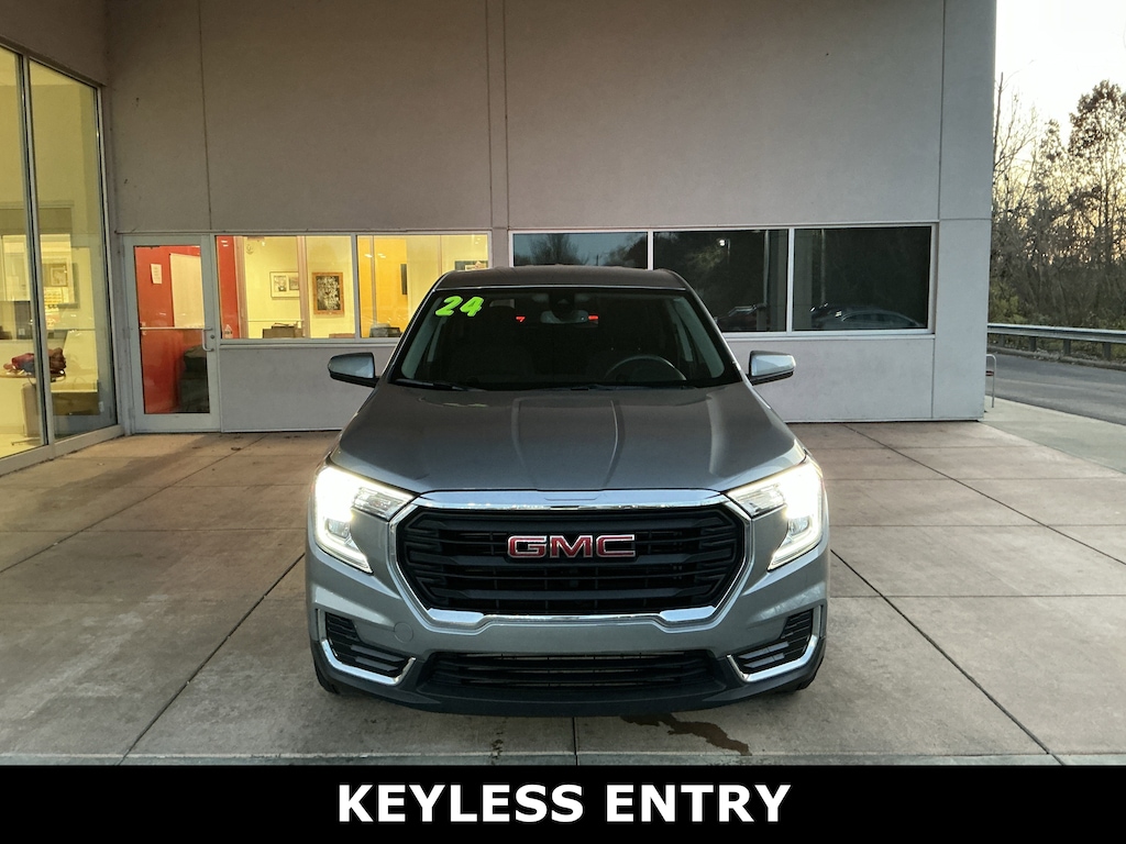 Used 2024 GMC Terrain FWD 4dr SLE SUV