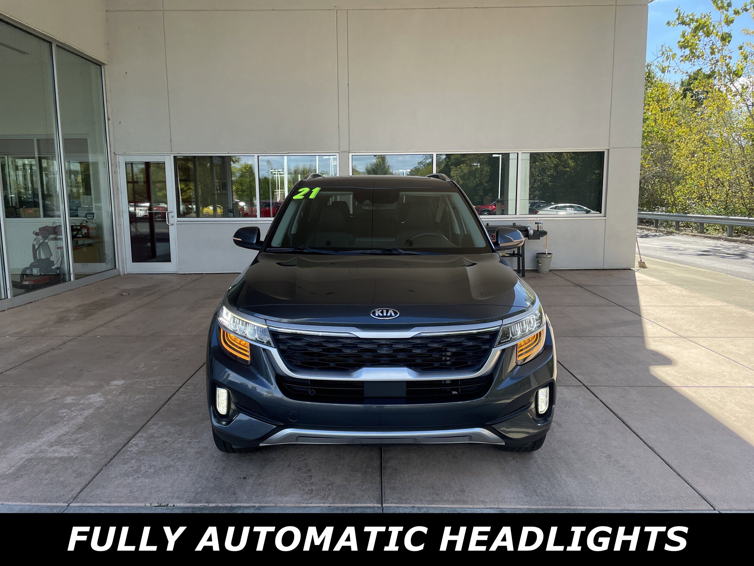 2021 Kia Seltos SX photo 2