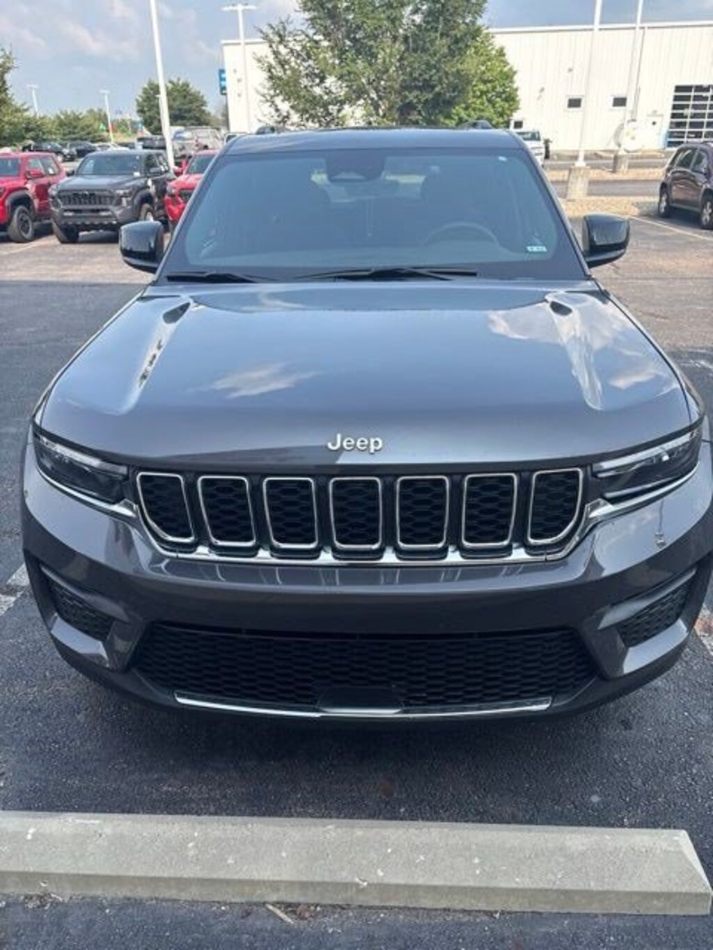 Used 2025 Jeep Grand Cherokee Laredo X 4x4 SUV