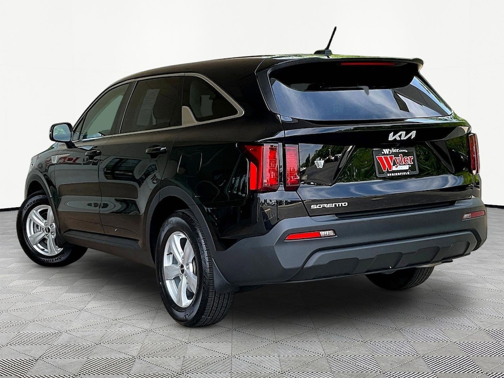 Used 2023 Kia Sorento LX FWD SUV