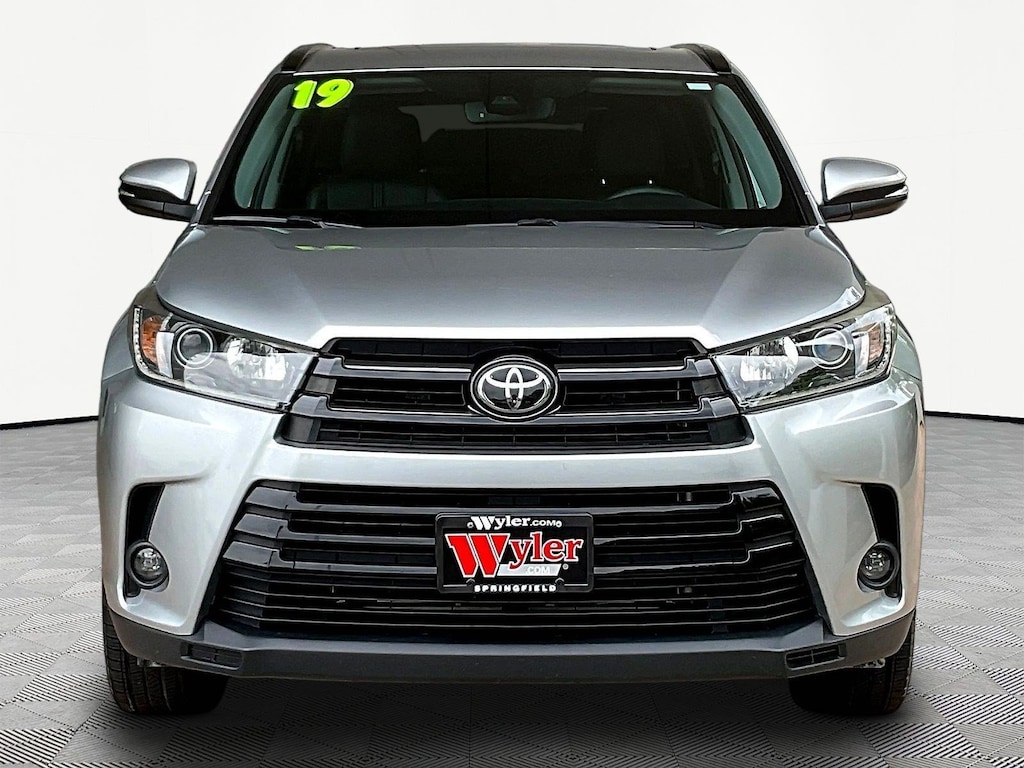 Used 2019 Toyota Highlander SE V6 AWD SUV