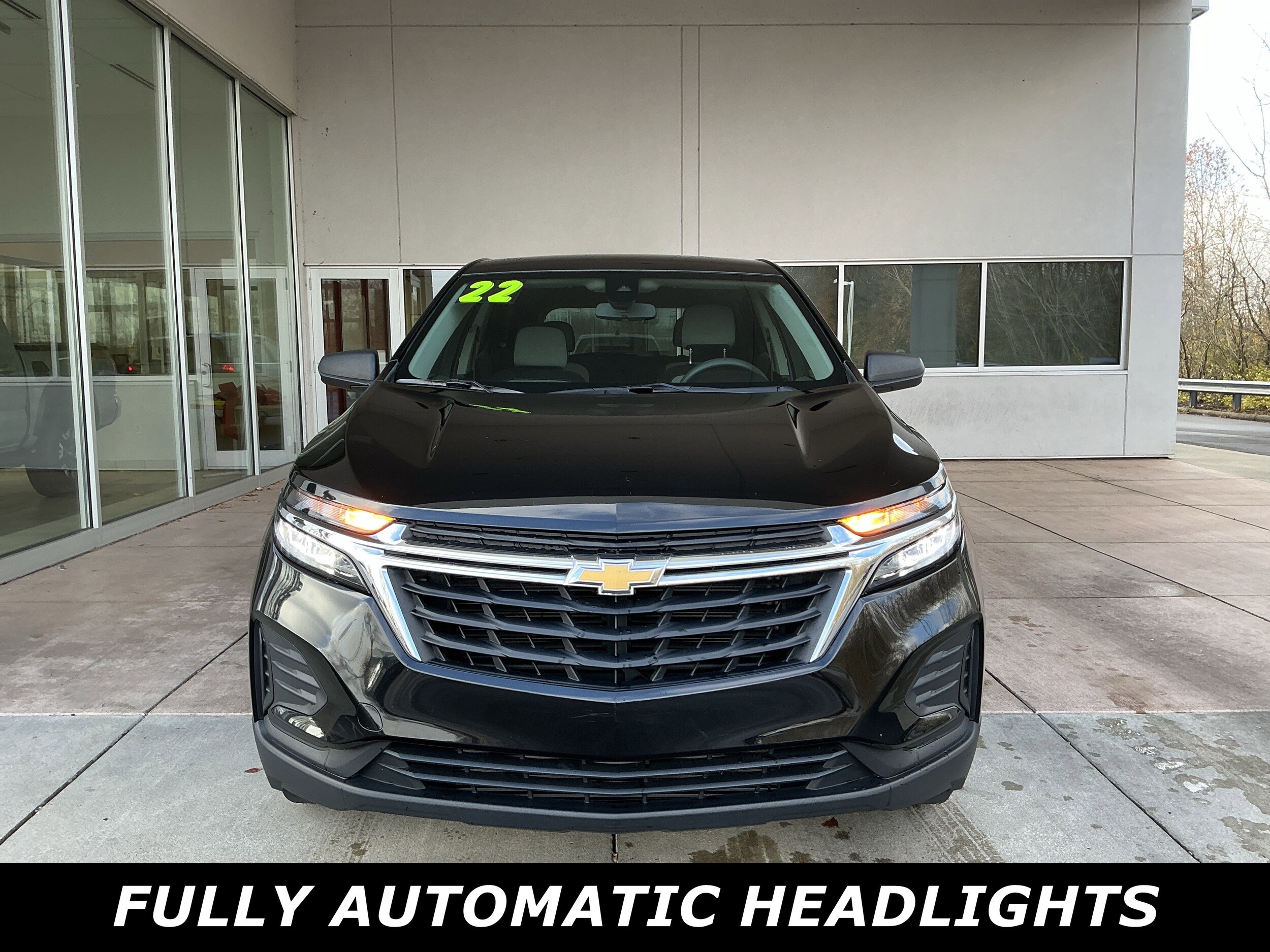2022 Chevrolet Equinox LS photo 2