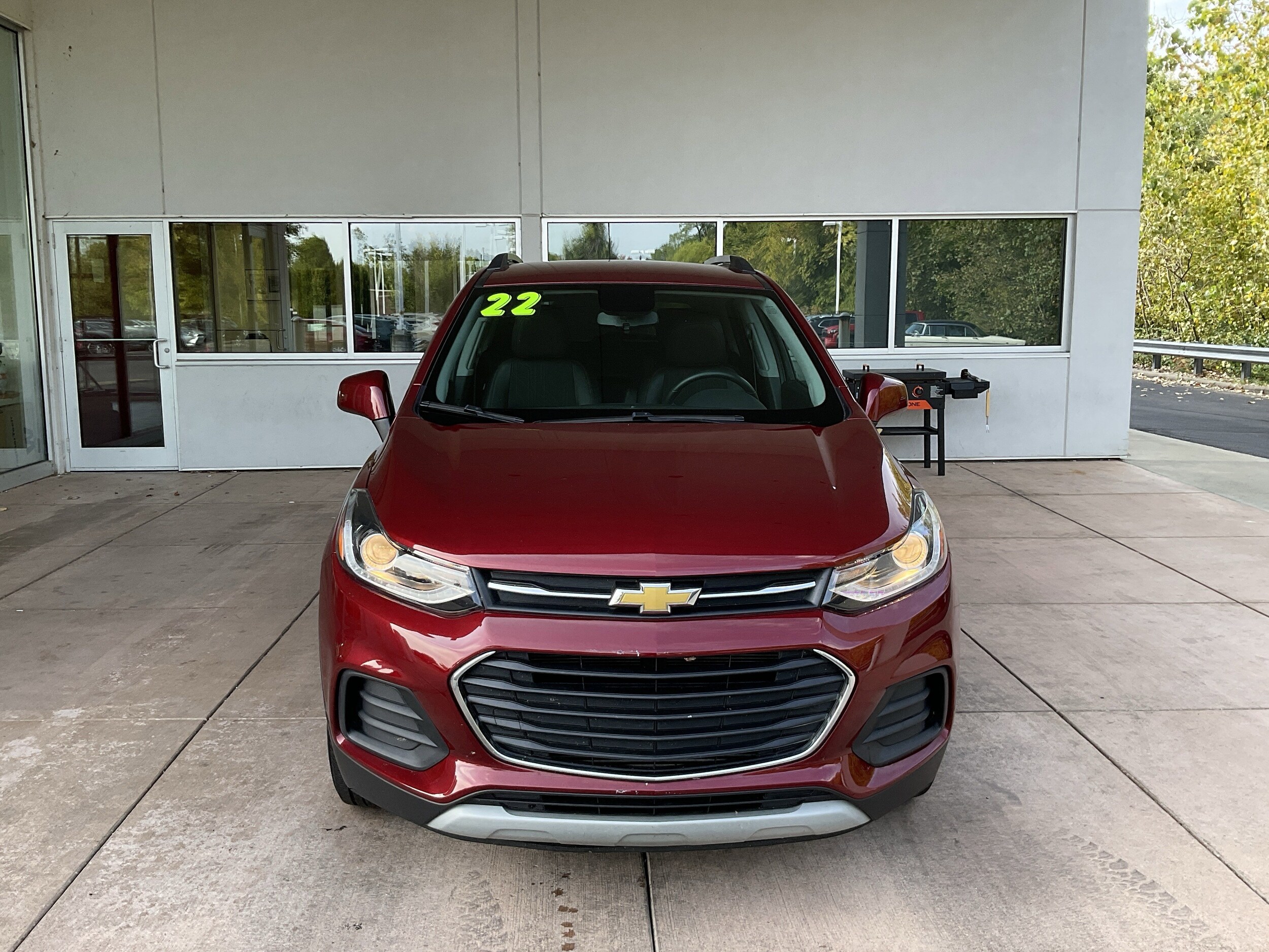 2022 Chevrolet Trax LT photo 2