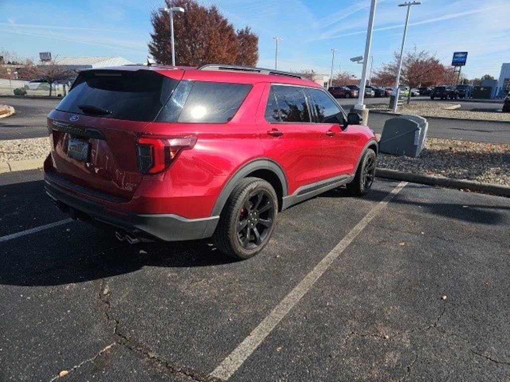 Used 2023 Ford Explorer ST 4WD SUV