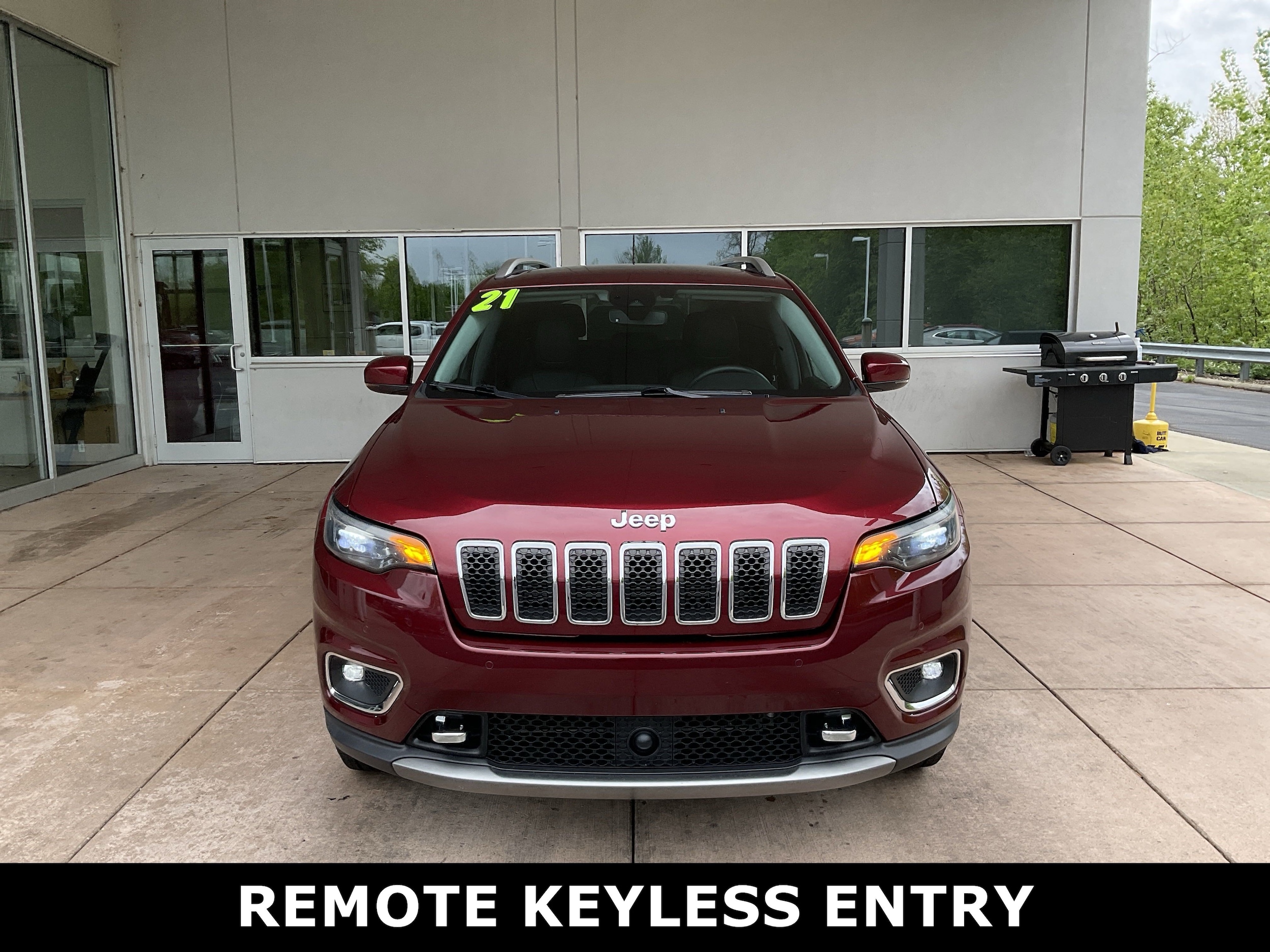 Used 2021 Jeep Cherokee Limited with VIN 1C4PJMDX4MD141842 for sale in Springfield, OH