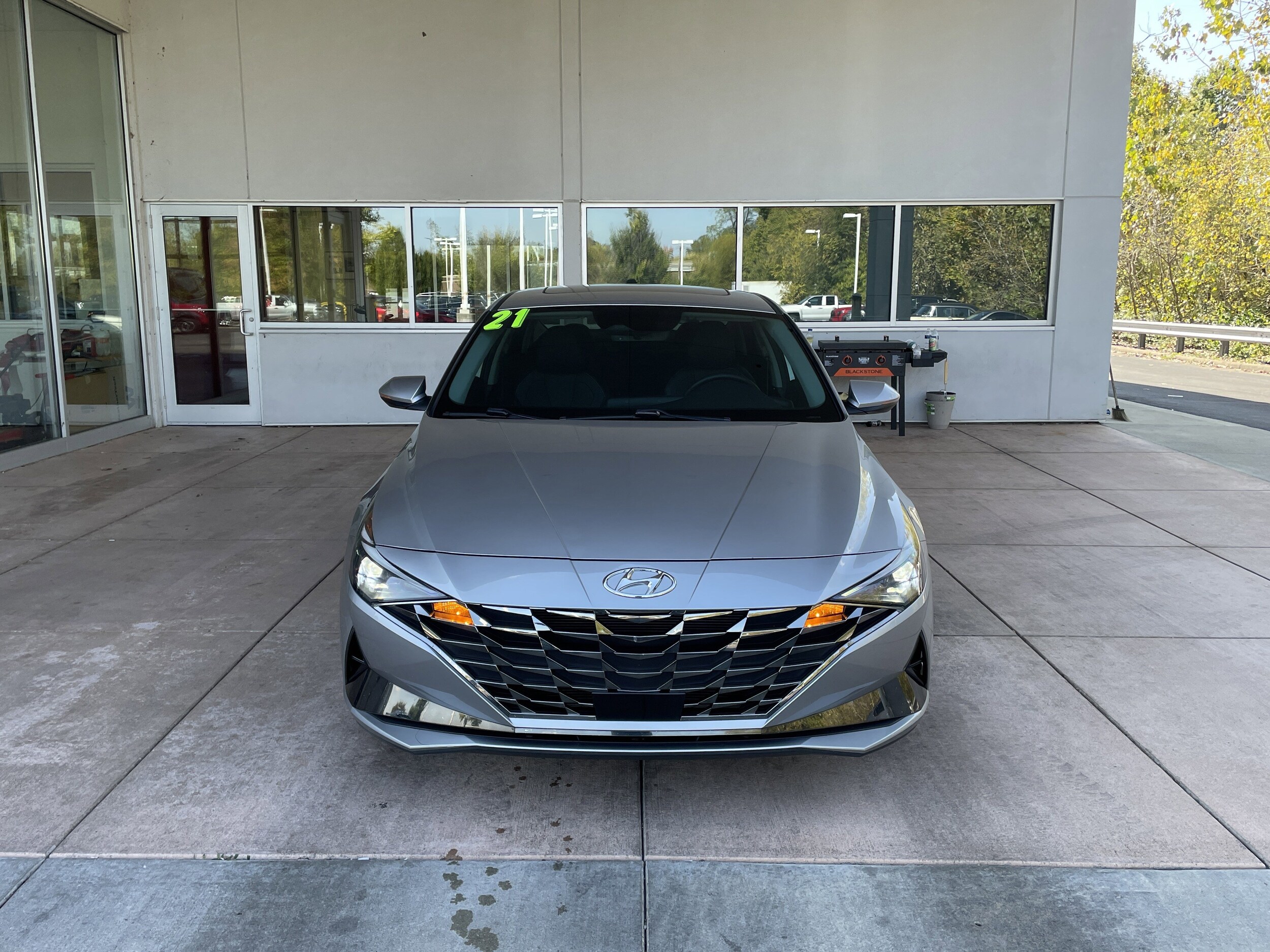2021 Hyundai Elantra Limited photo 2