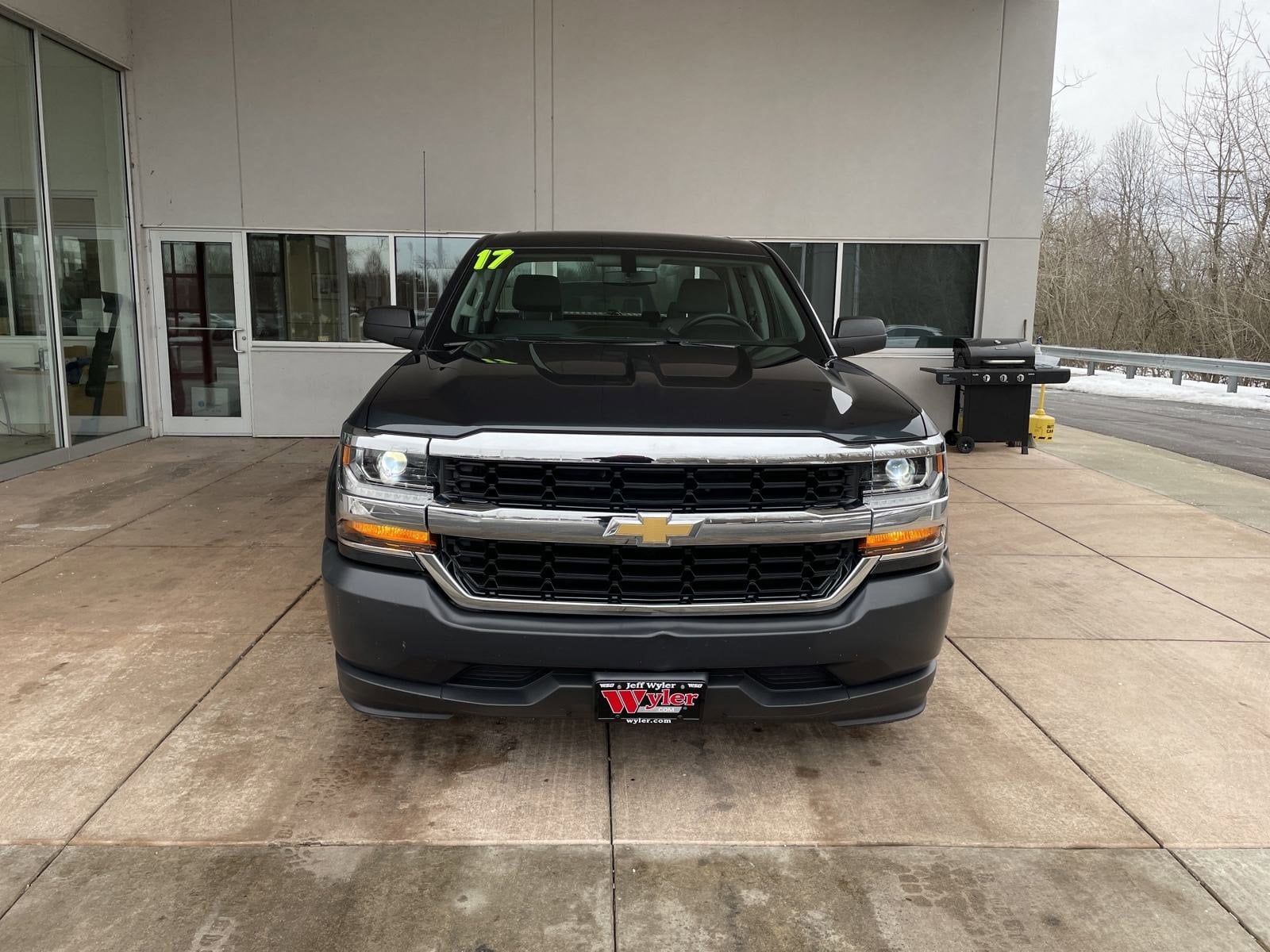 Used 2017 Chevrolet Silverado 1500 Work Truck 1WT with VIN 1GCRCNEH4HZ351771 for sale in Springfield, OH