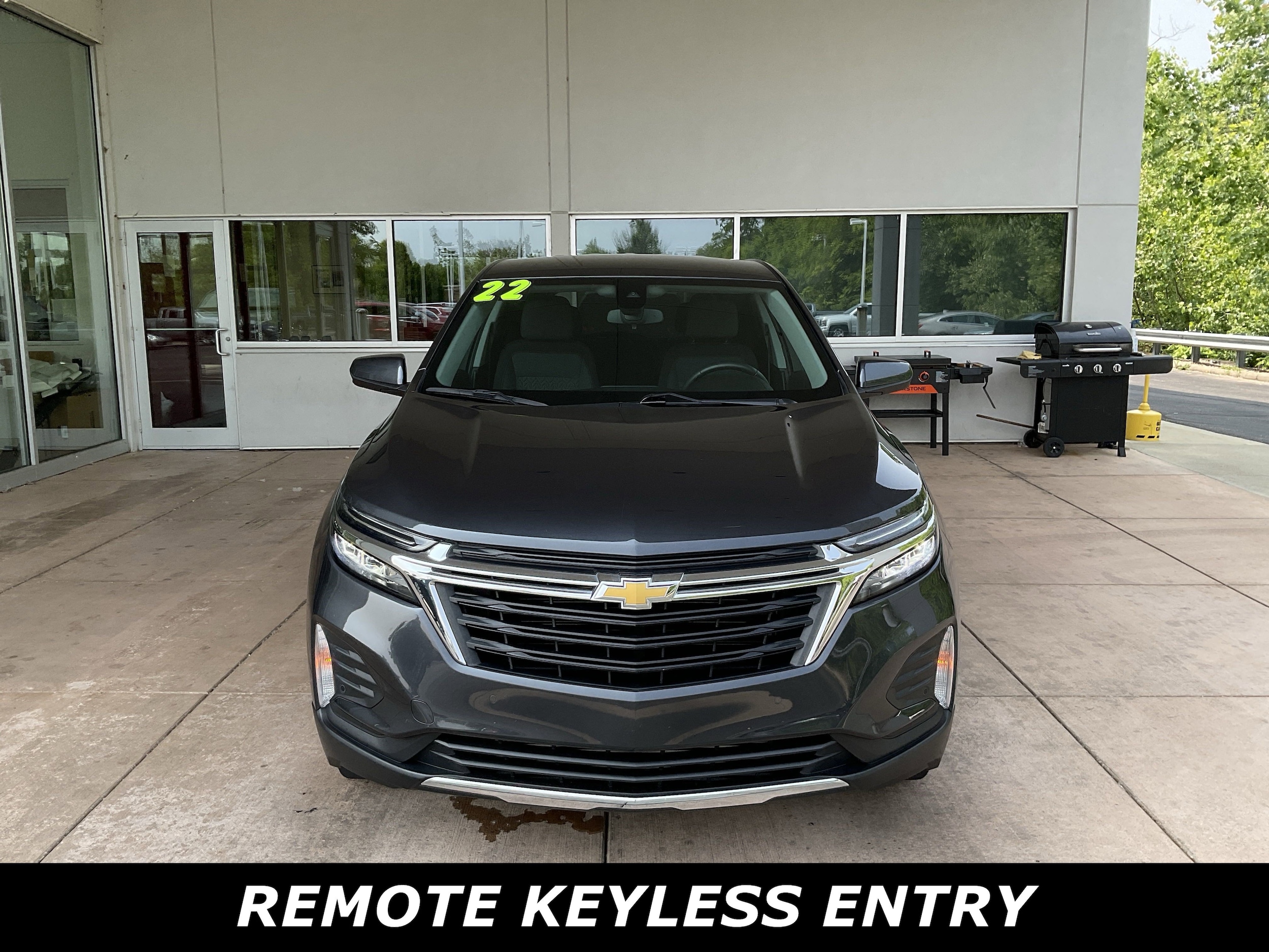Used 2022 Chevrolet Equinox LT with VIN 3GNAXKEV6NS233792 for sale in Springfield, OH