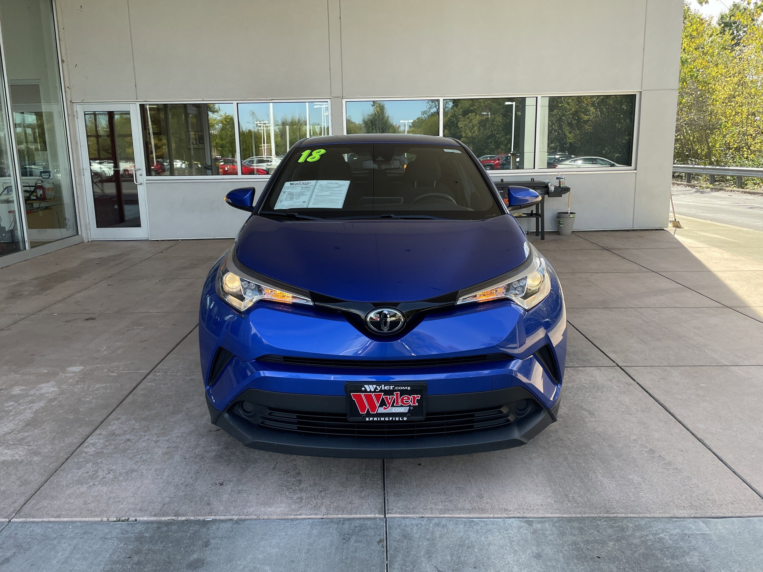 2018 Toyota C-HR XLE photo 2