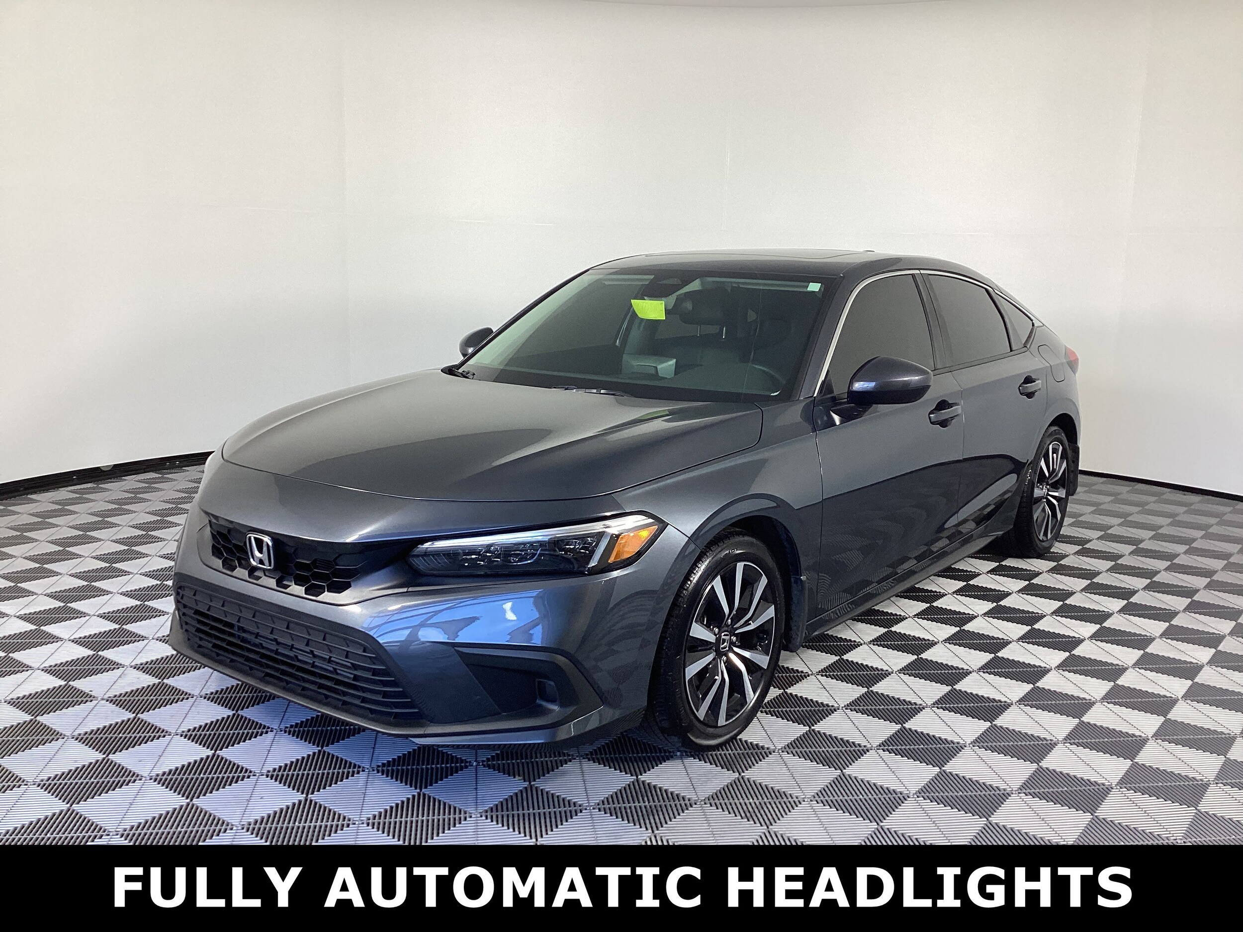 2024 Honda Civic Hatchback EX-L photo 2