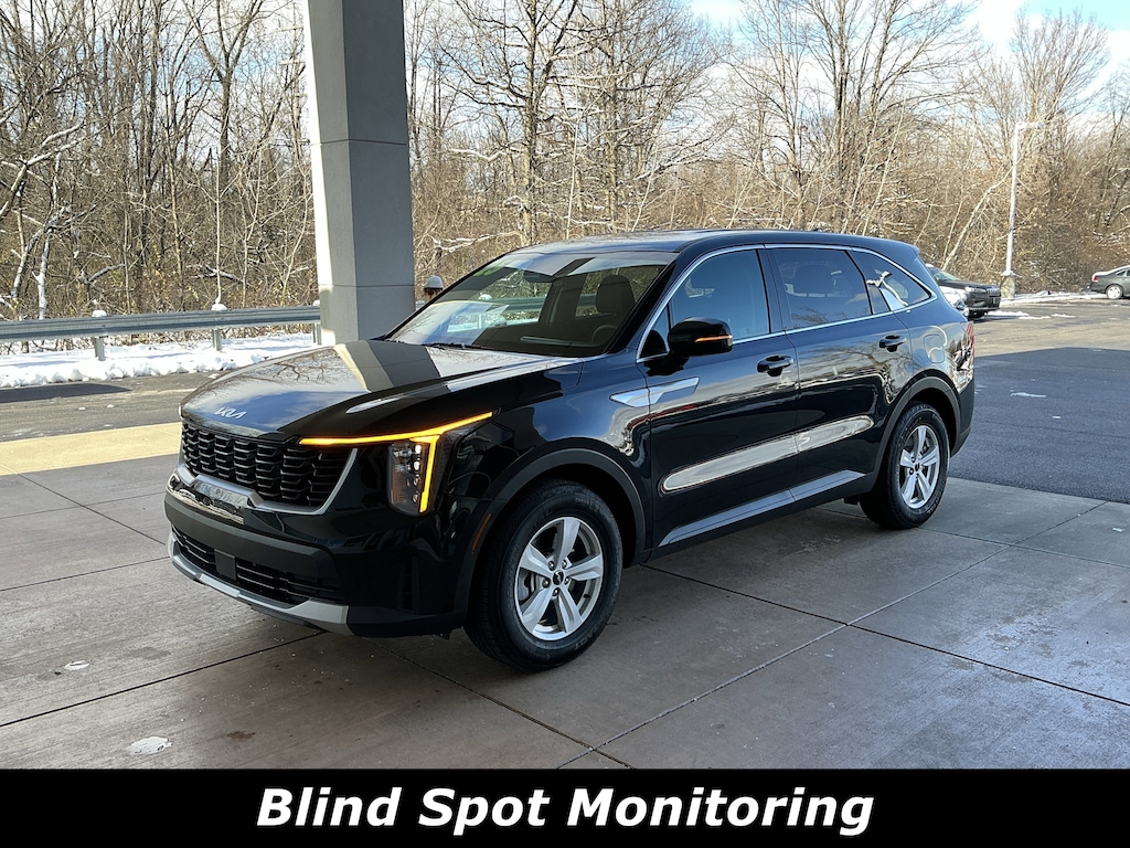 Used 2025 Kia Sorento LX FWD SUV