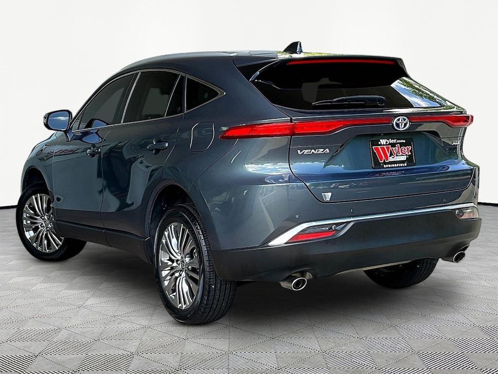 Used 2024 Toyota Venza LE AWD SUV