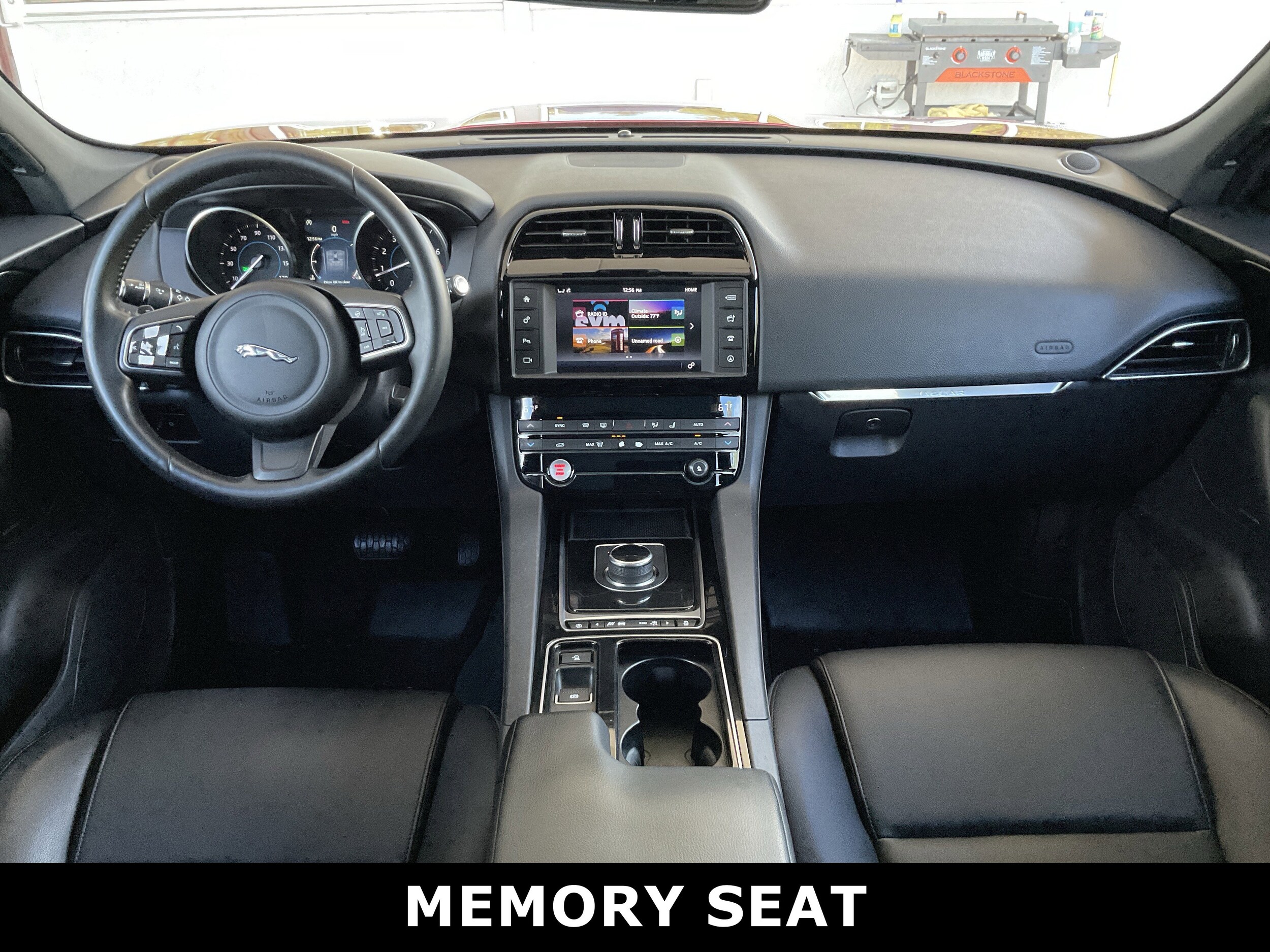 2018 Jaguar F-PACE Premium photo 2