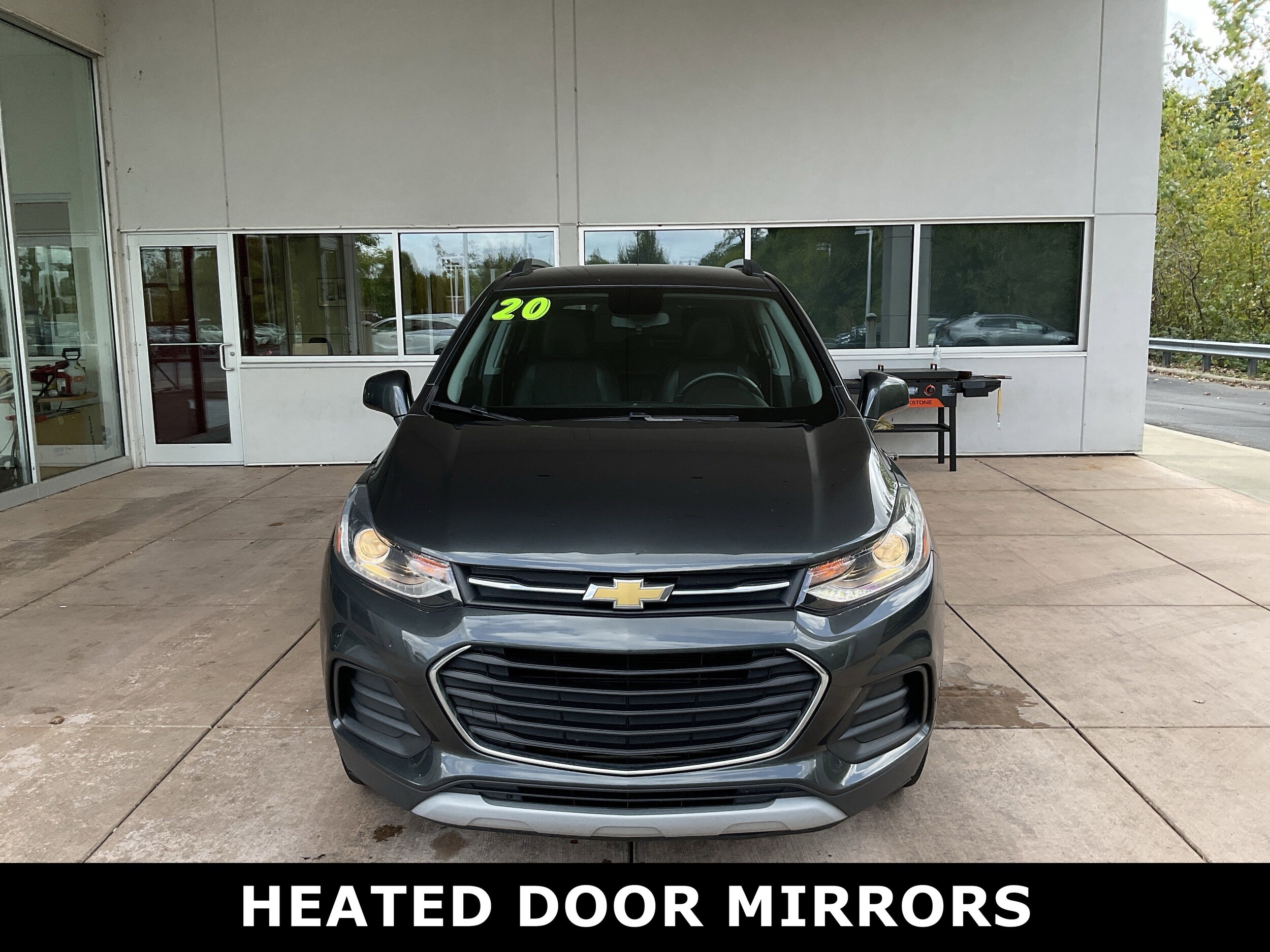 2020 Chevrolet Trax LT photo 2