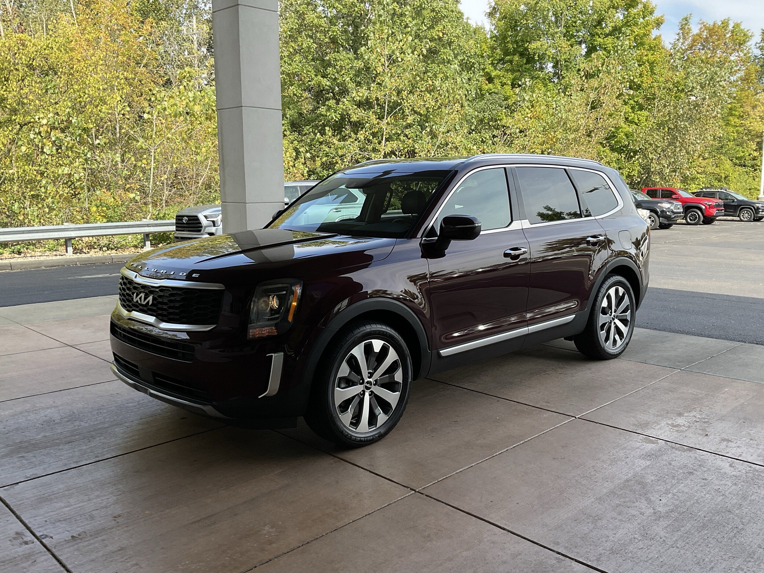 2022 Kia Telluride S photo 3