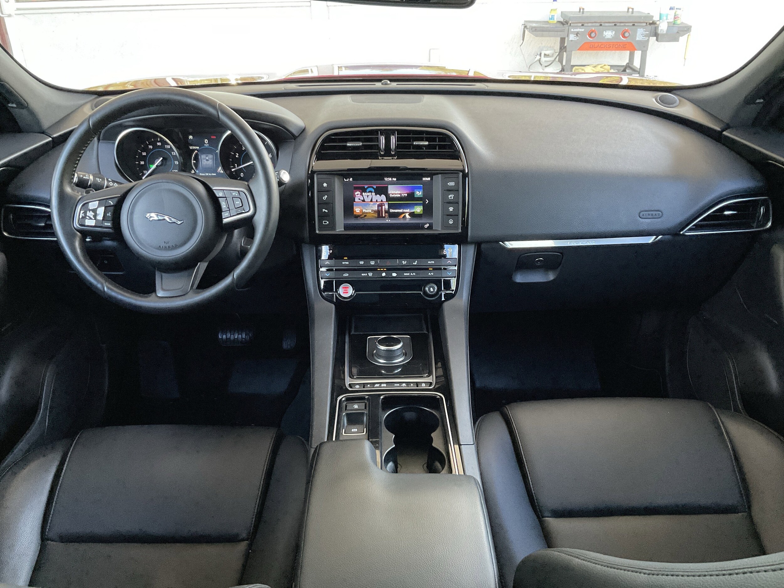 2018 Jaguar F-PACE Premium photo 3