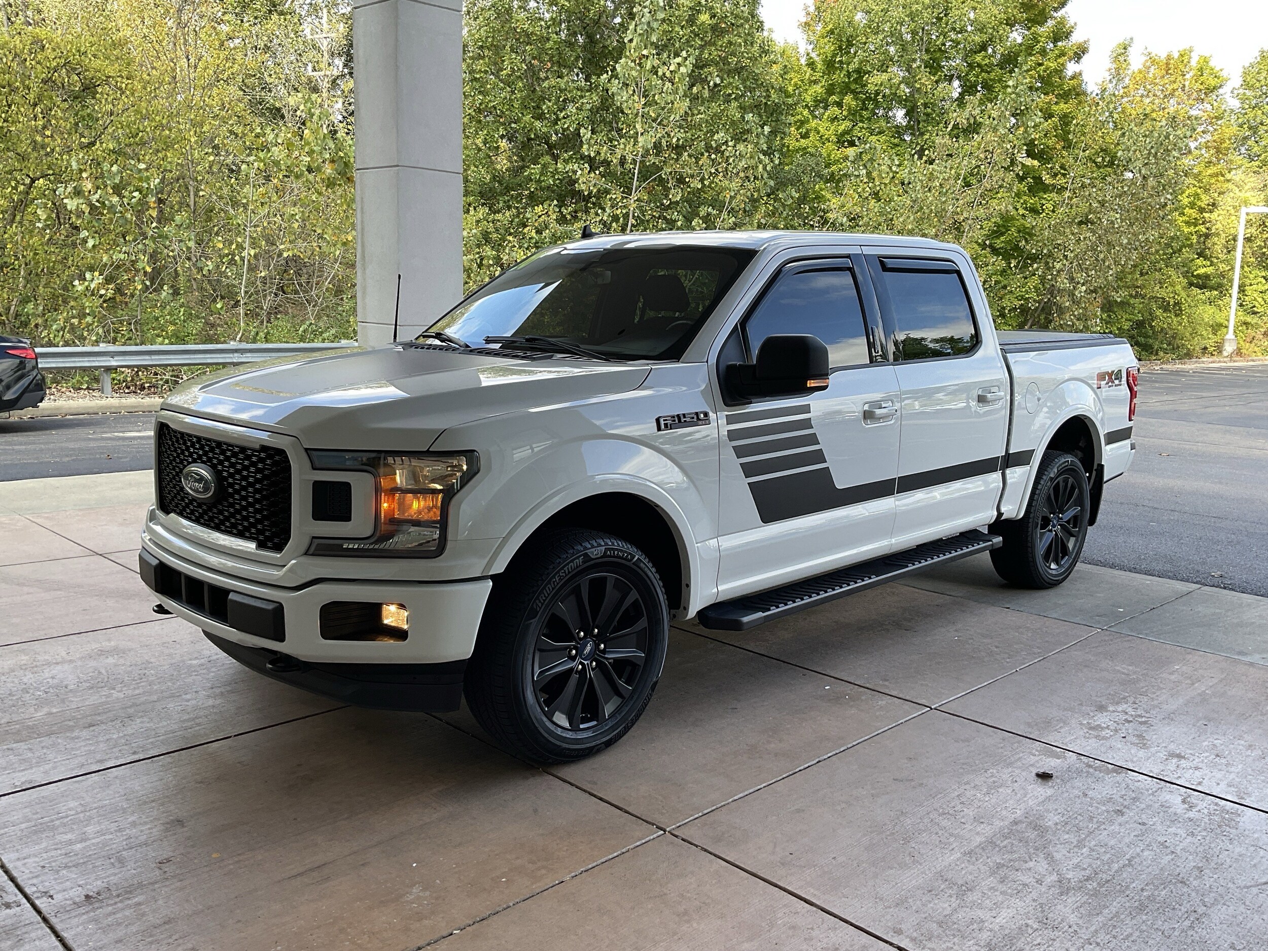 2020 Ford F-150 XLT photo 2