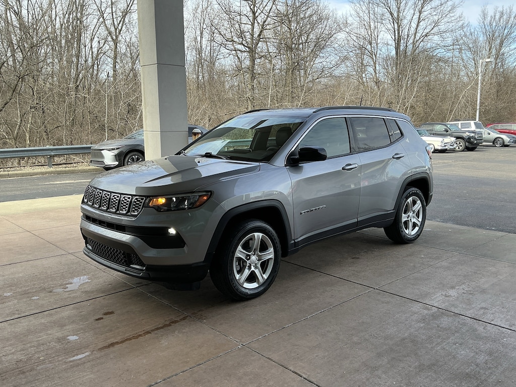 Used 2024 Jeep Compass Latitude 4x4 SUV