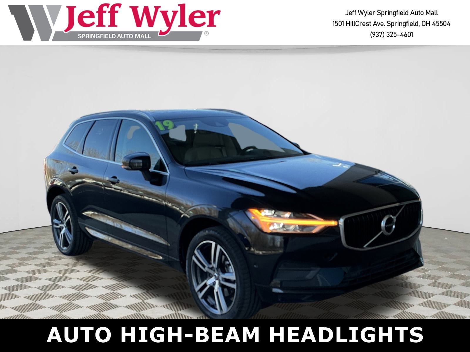 2019 Volvo XC60 Momentum's photo