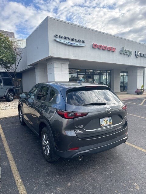 2022 Mazda CX-5 2.5 S Preferred photo 3