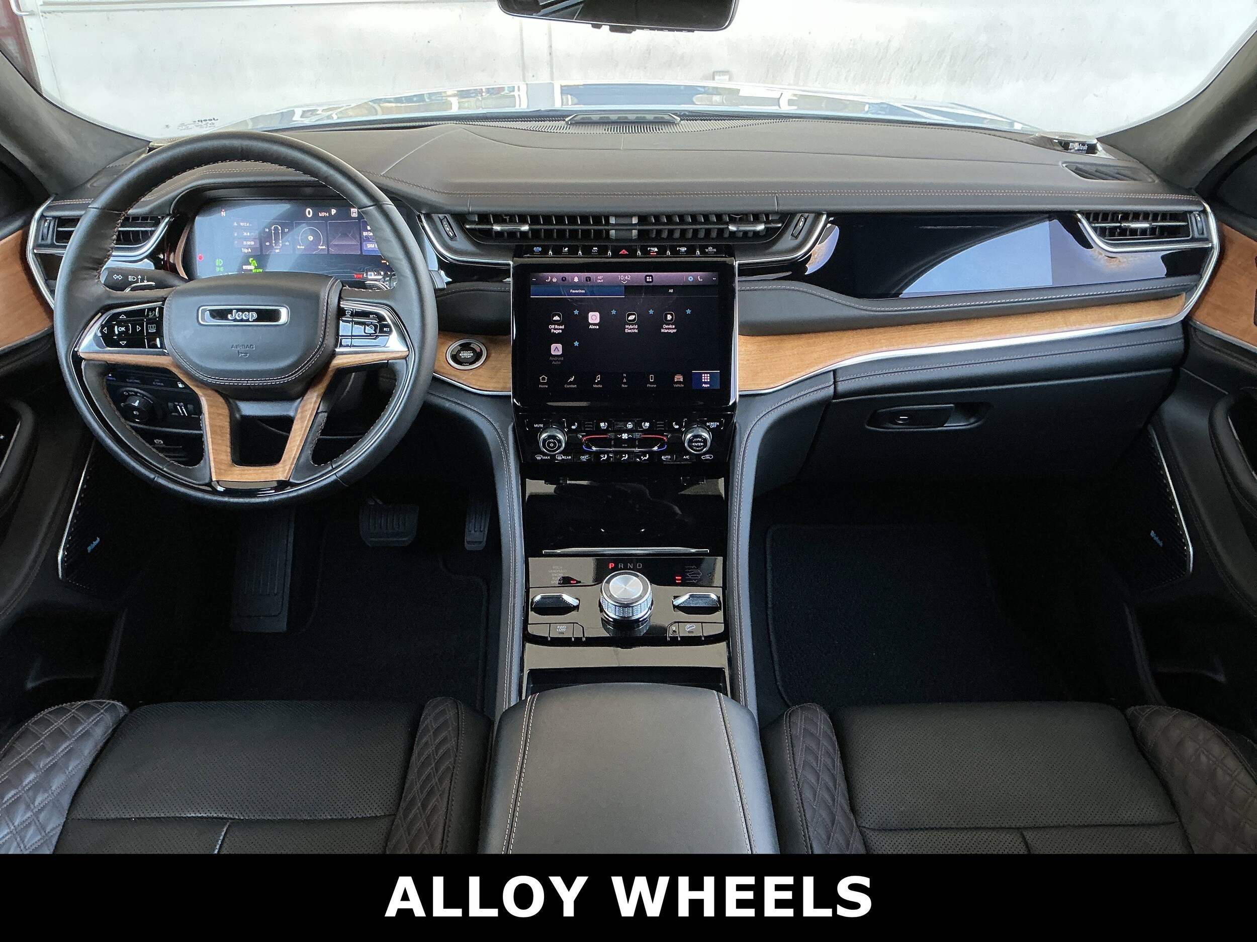 2022 Jeep Cherokee Summit 4xe photo 2